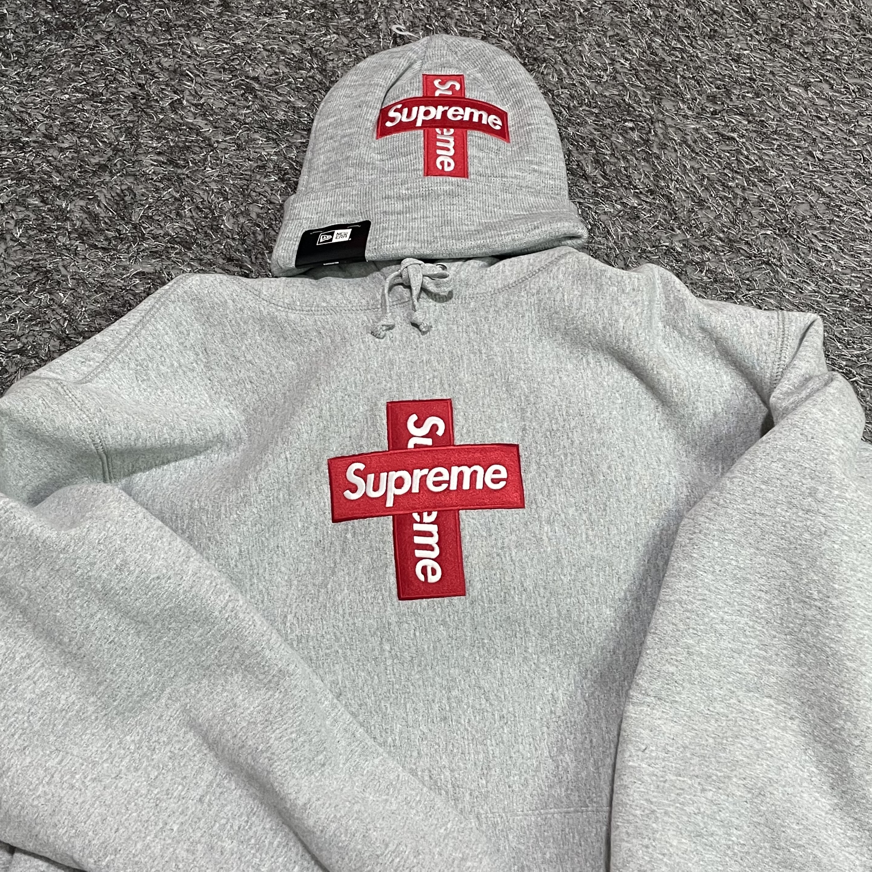 Supreme Cross Box Logo Hooded Sweatshirt Heather Grey - 20FW, Supreme New Era Cross Box Logo Beanie Heather Grey - 20FW 착용 스타일