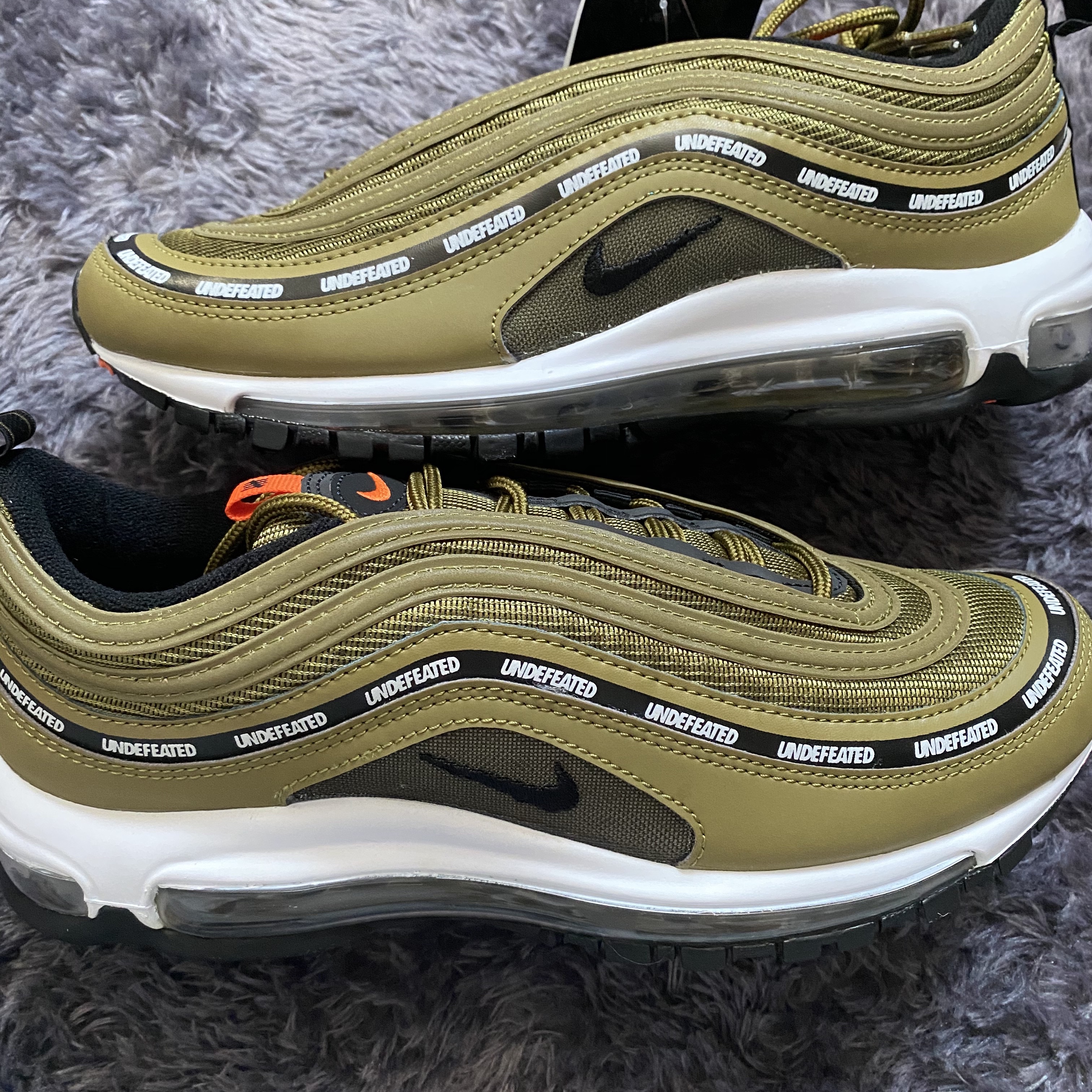 Nike x Undefeated Air Max 97 Militia Green 착용 스타일