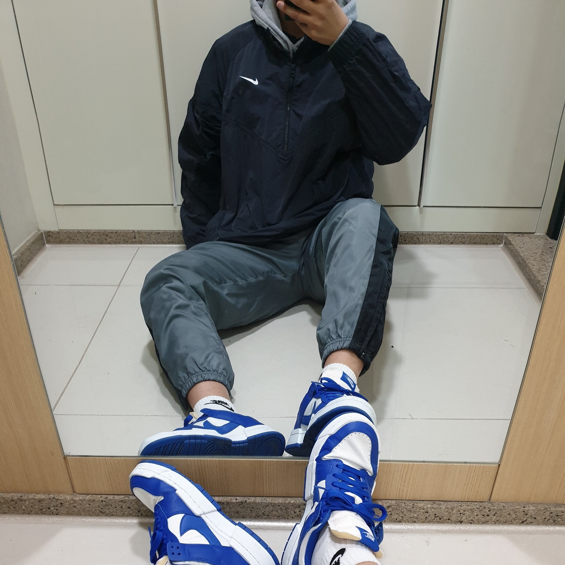(W) Nike Dunk Low Disrupt Game Royal, Nike x Stussy Windrunner Jacket Off Noir 착용 스타일