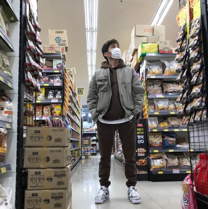 Essentials Logo Hoodie Brown/Rain Drum - Ssense Exclusive, Nike x Peaceminusone Air Force 1 Low Para-Noise 2.0 착용 스타일