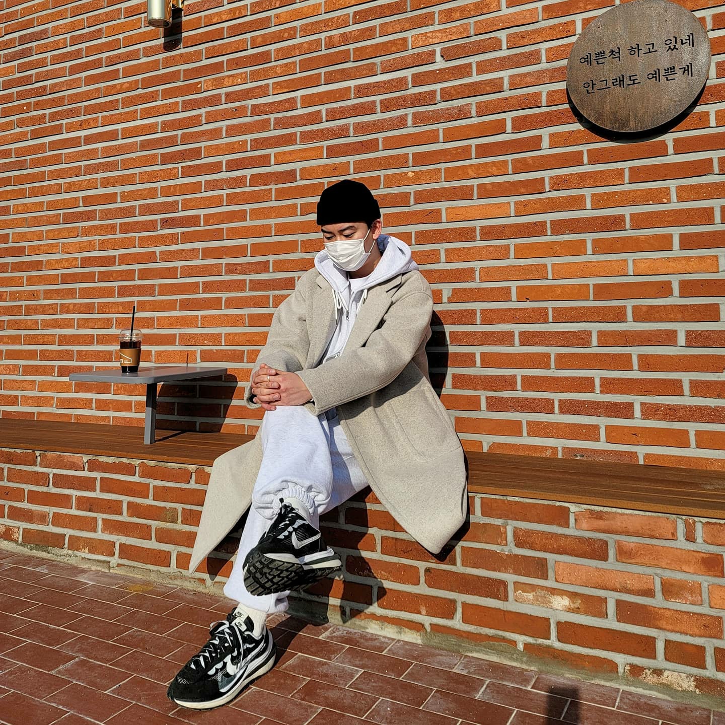 Nike x Sacai VaporWaffle Black White 착용 스타일 - 1