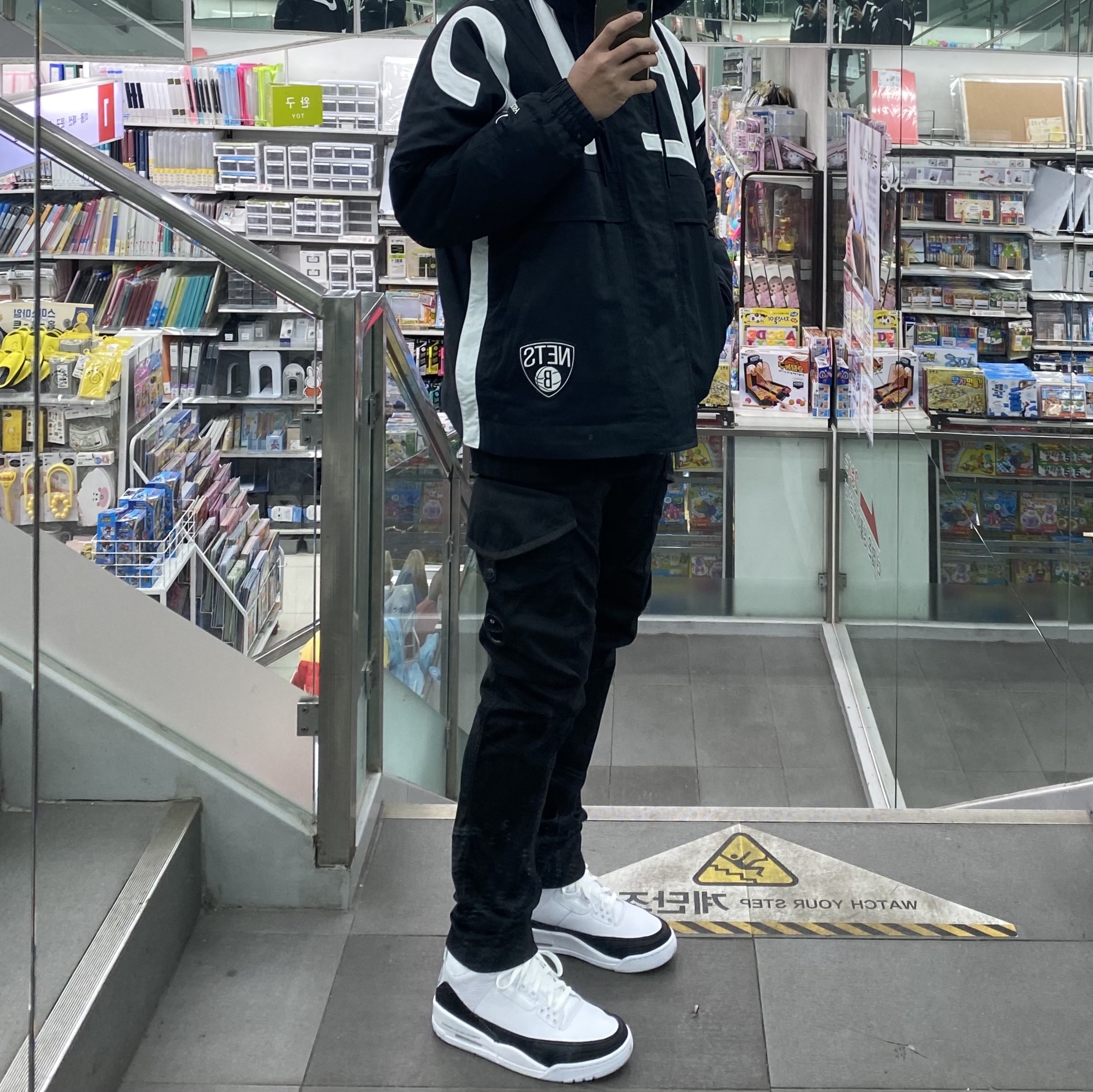 Jordan 3 x Fragment Retro SP White Black, (W) Nike x Ambush NBA Collection Nets Jacket - Asia 착용 스타일