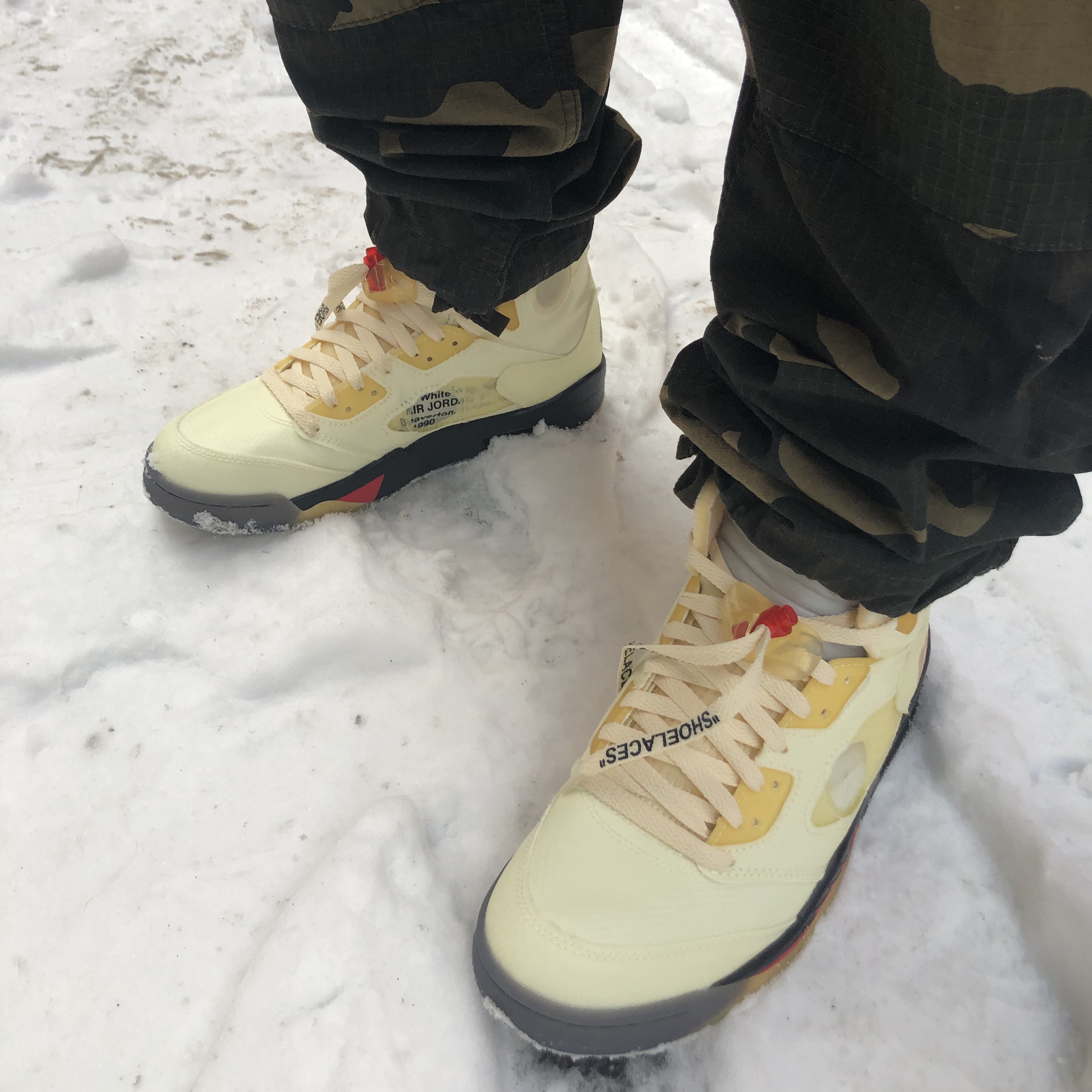 Jordan 5 x Off-White Retro SP Sail Fire Red 착용 스타일 - 2
