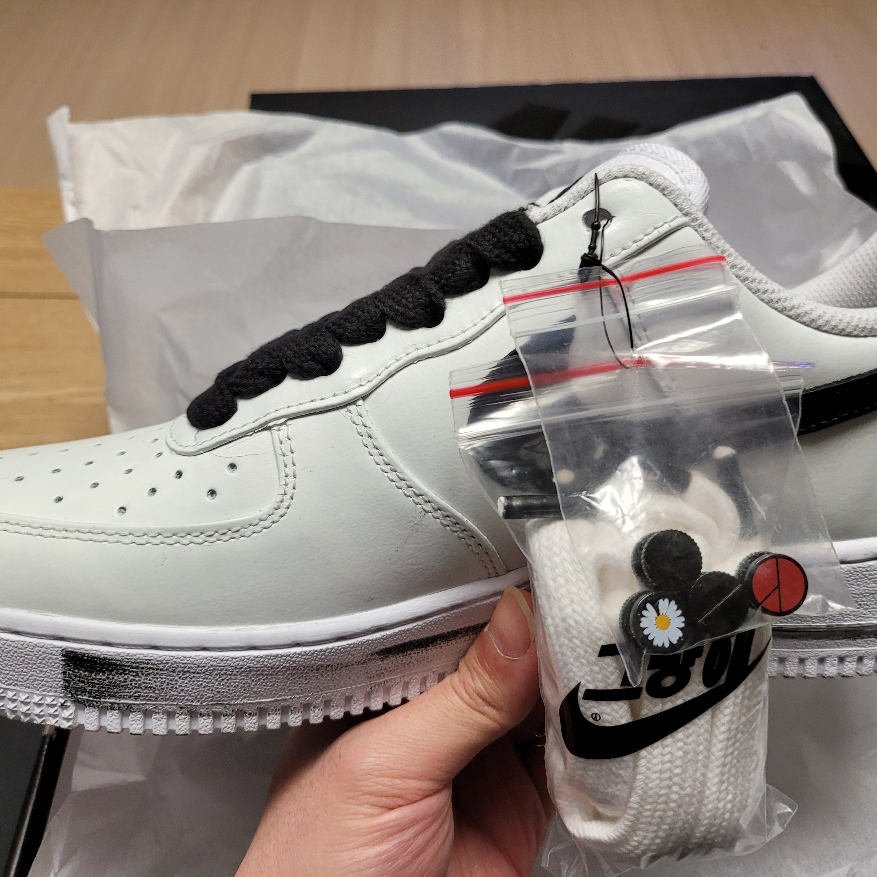 Nike x Peaceminusone Air Force 1 Low Para-Noise 2.0 착용 스타일 - 3