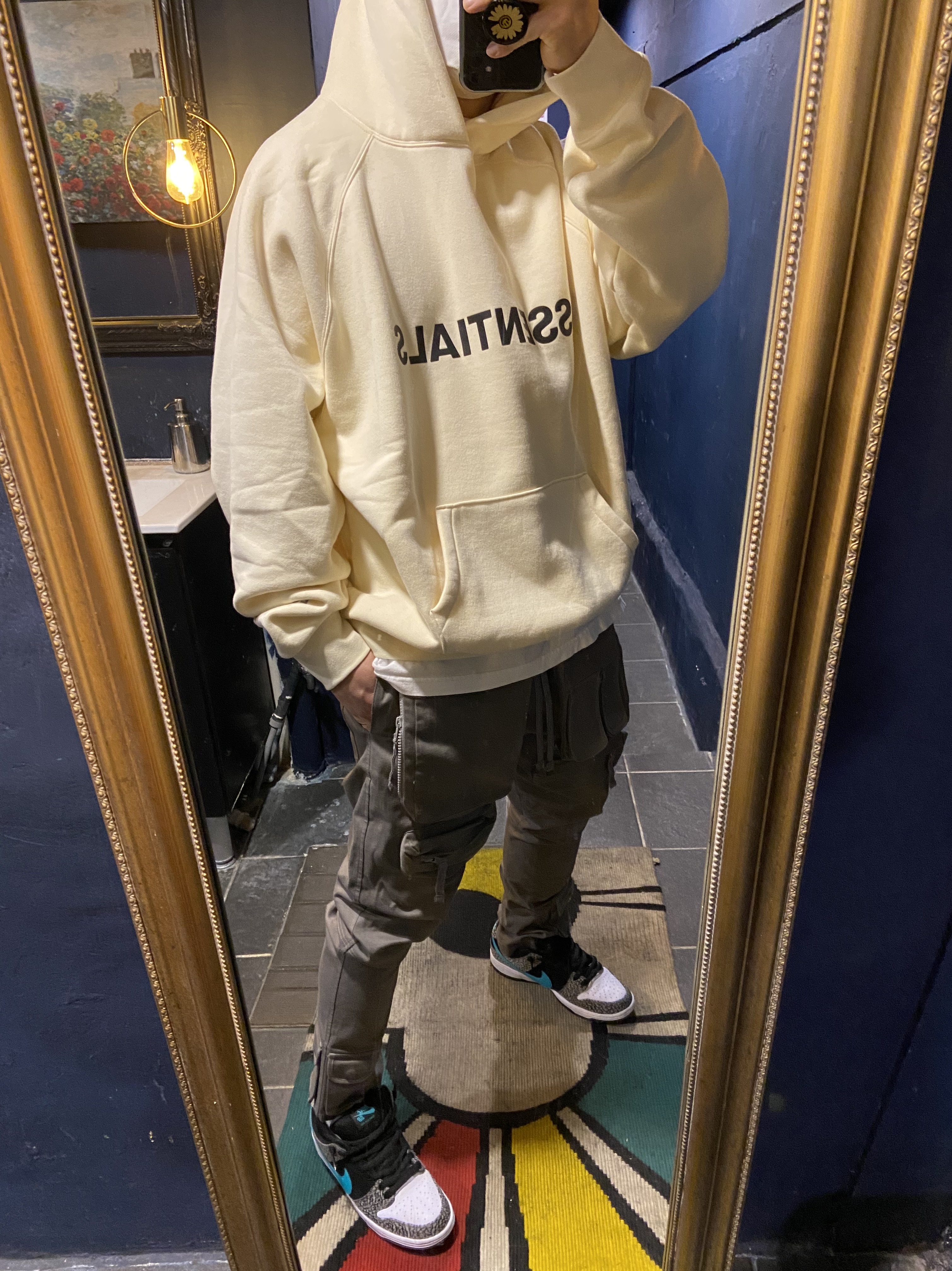 Essentials 3D Silicon Applique Pullover Hoodie Buttercream 2020, Nike SB Dunk Low Pro Clear Jade 착용 스타일