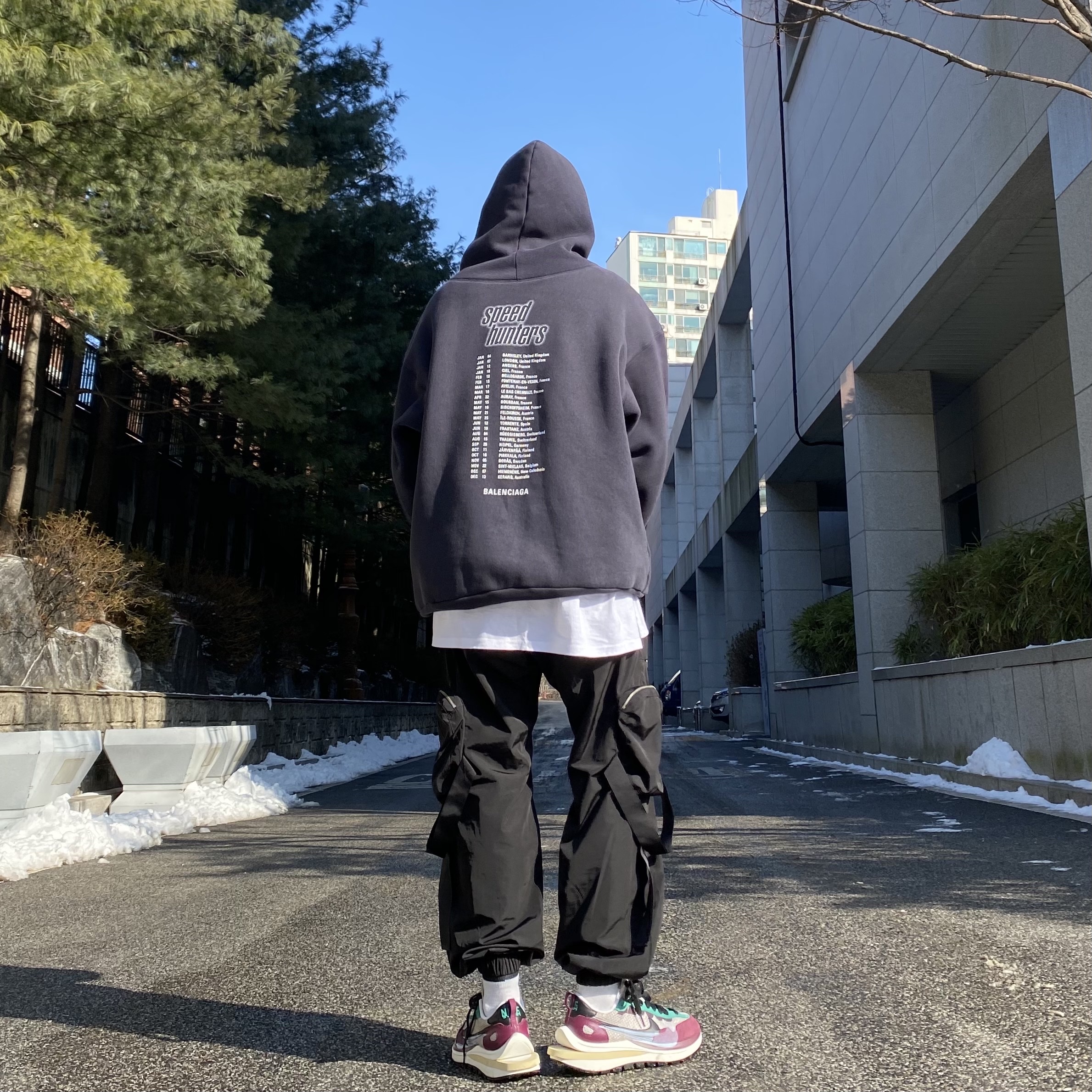 Nike x Sacai VaporWaffle String & Black Villain Red 착용 스타일