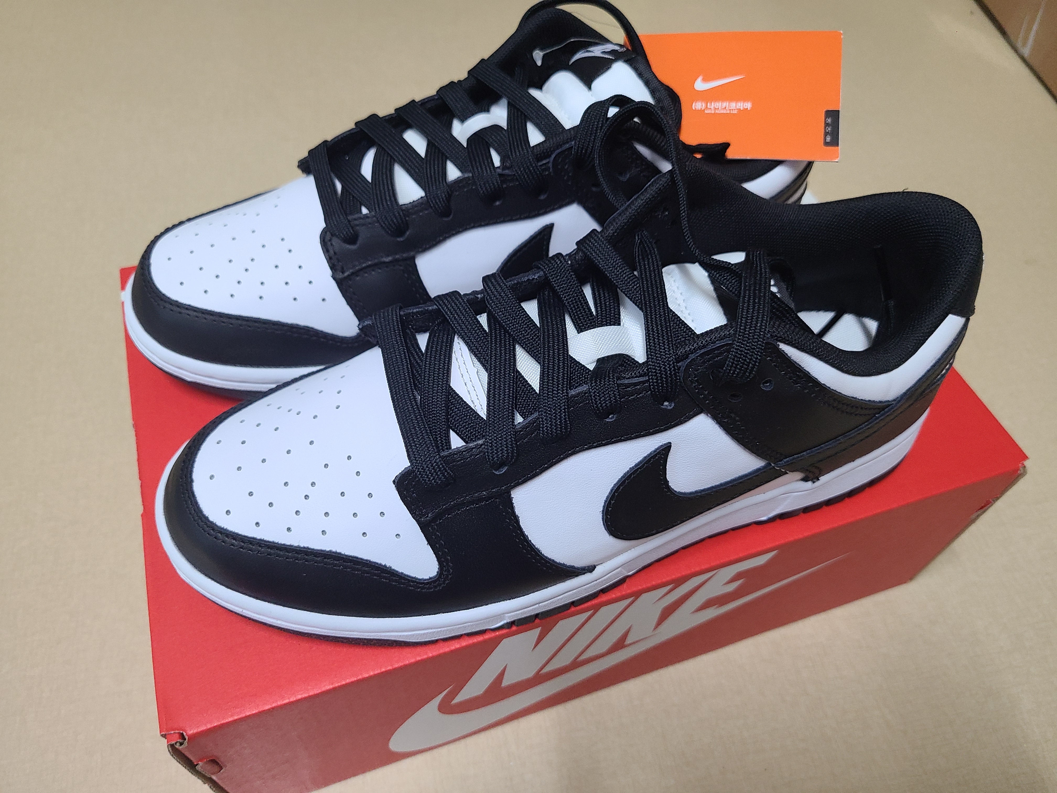 Nike Dunk Low Retro Black 착용 스타일