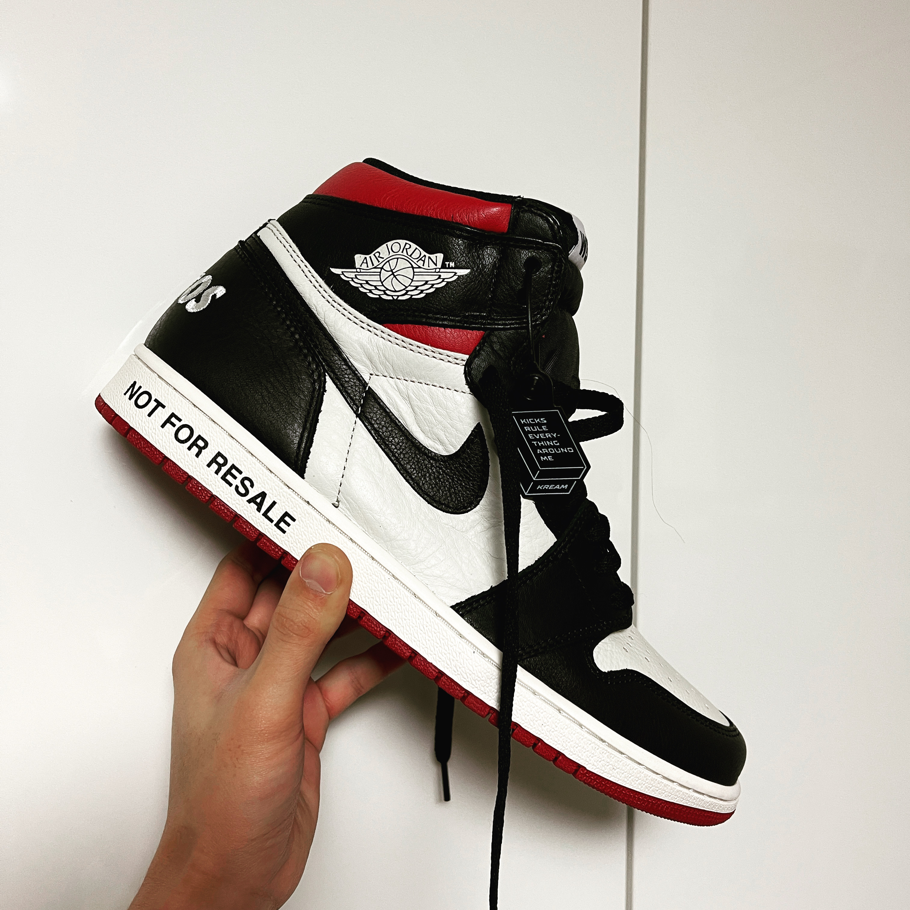 Jordan 1 Retro High Not for Resale Varsity Red 착용 스타일