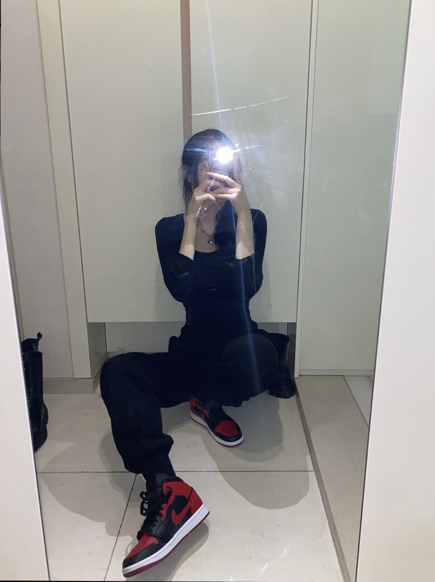Jordan 1 Mid Bred Banned 2020 착용 스타일
