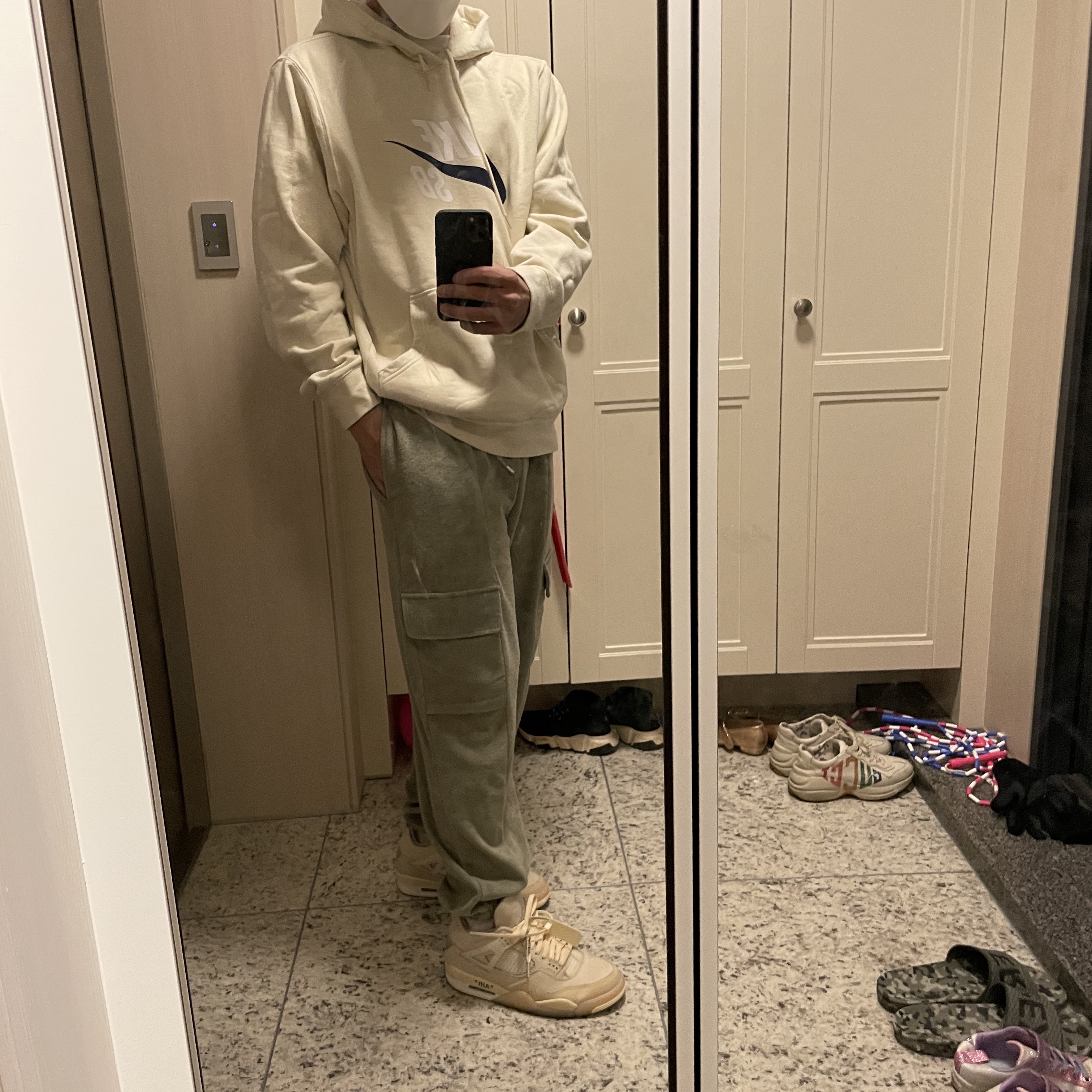 (W) Jordan 4 x Off-White Retro SP Sail 착용 스타일 - 1