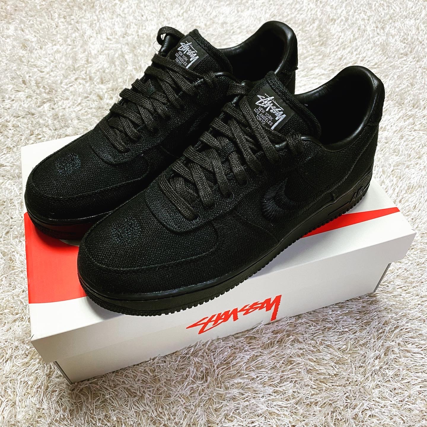 Nike x Stussy Air Force 1 Low Triple Black 착용 스타일
