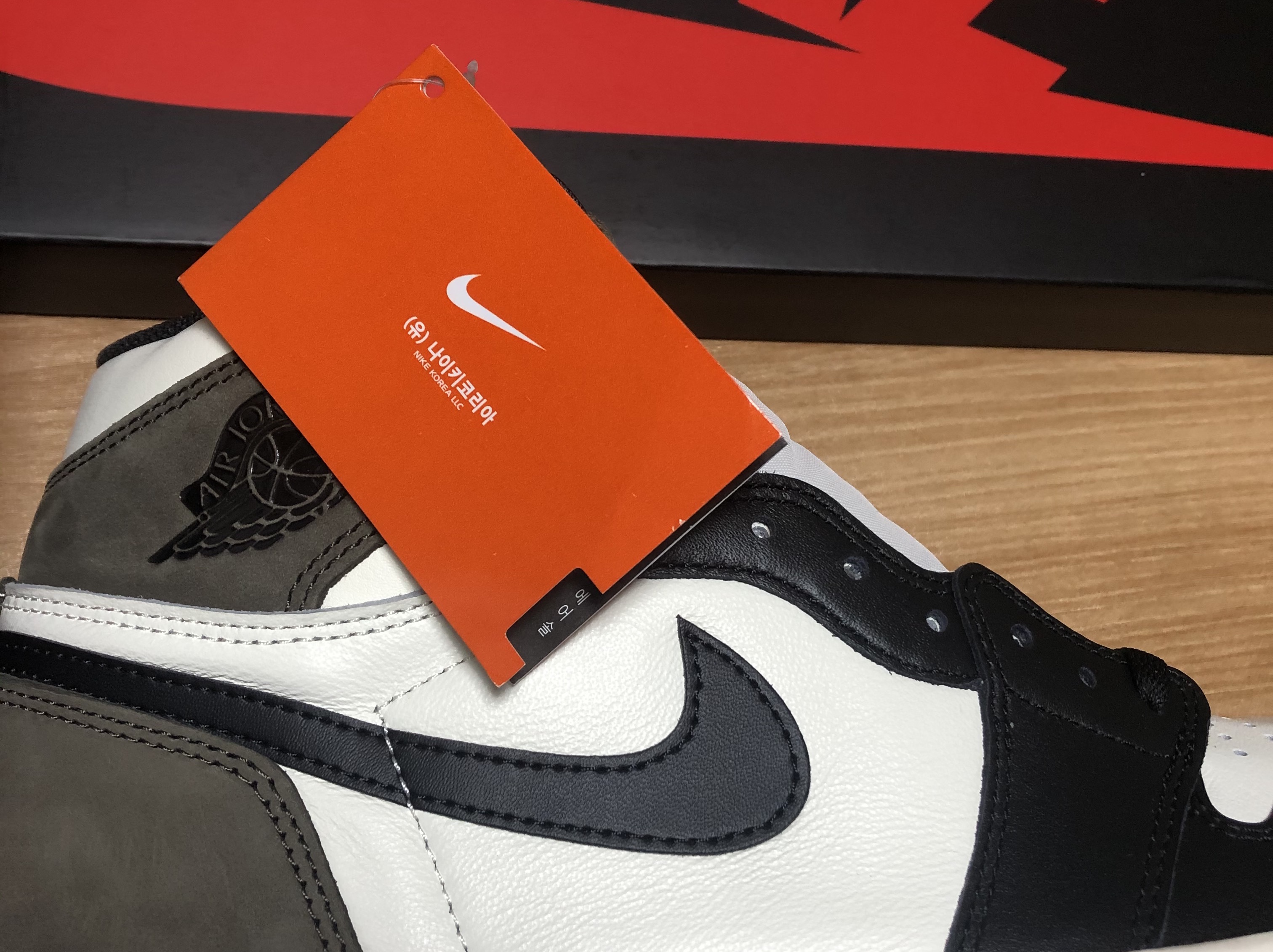 Jordan 1 Retro High OG Black Mocha 착용 스타일