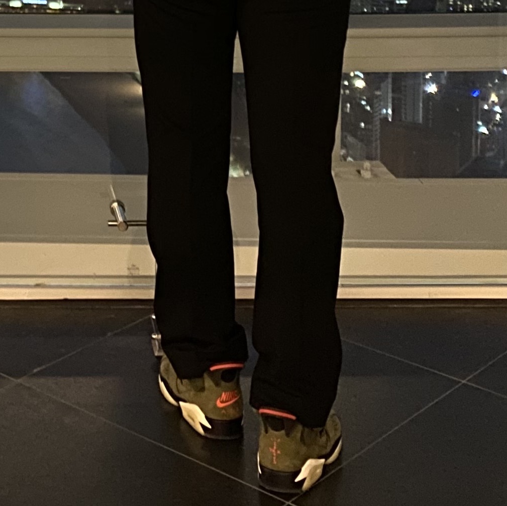 Jordan 6 x Travis Scott Retro Olive 착용 스타일