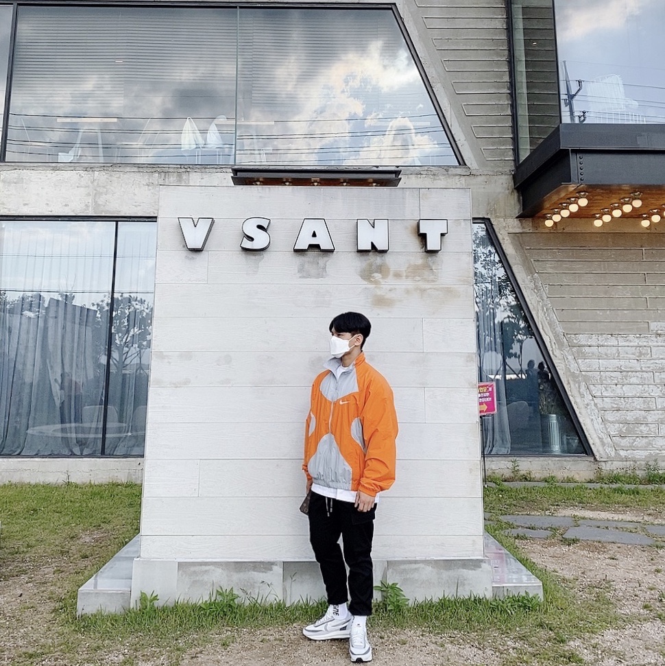 Nike x Sacai LDWaffle Summit White 착용 스타일