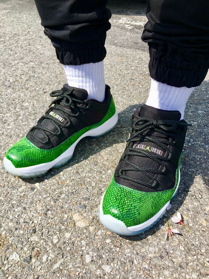 Jordan 11 Retro Low Green Snakeskin 착용 스타일 - 2