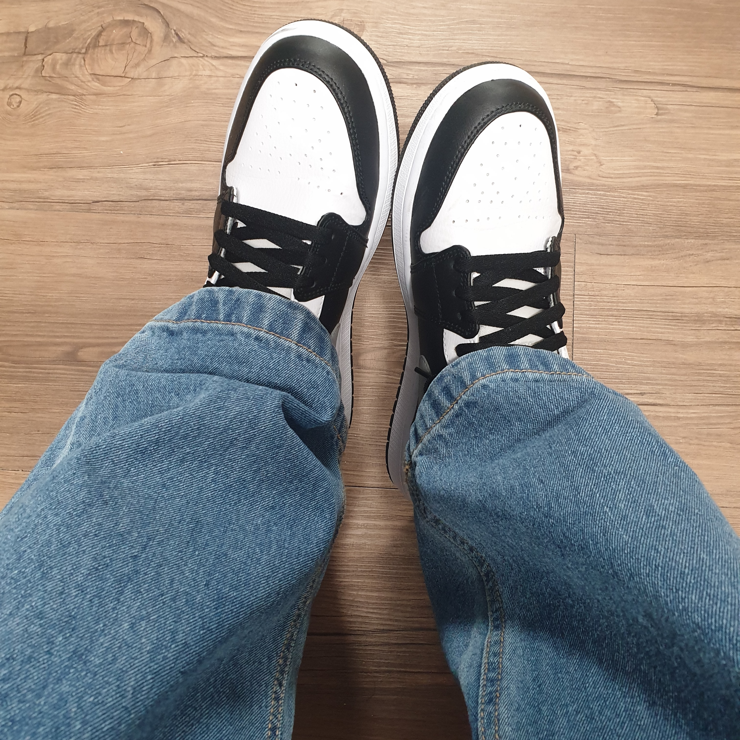 Jordan 1 Mid White Shadow 착용 스타일 - 1