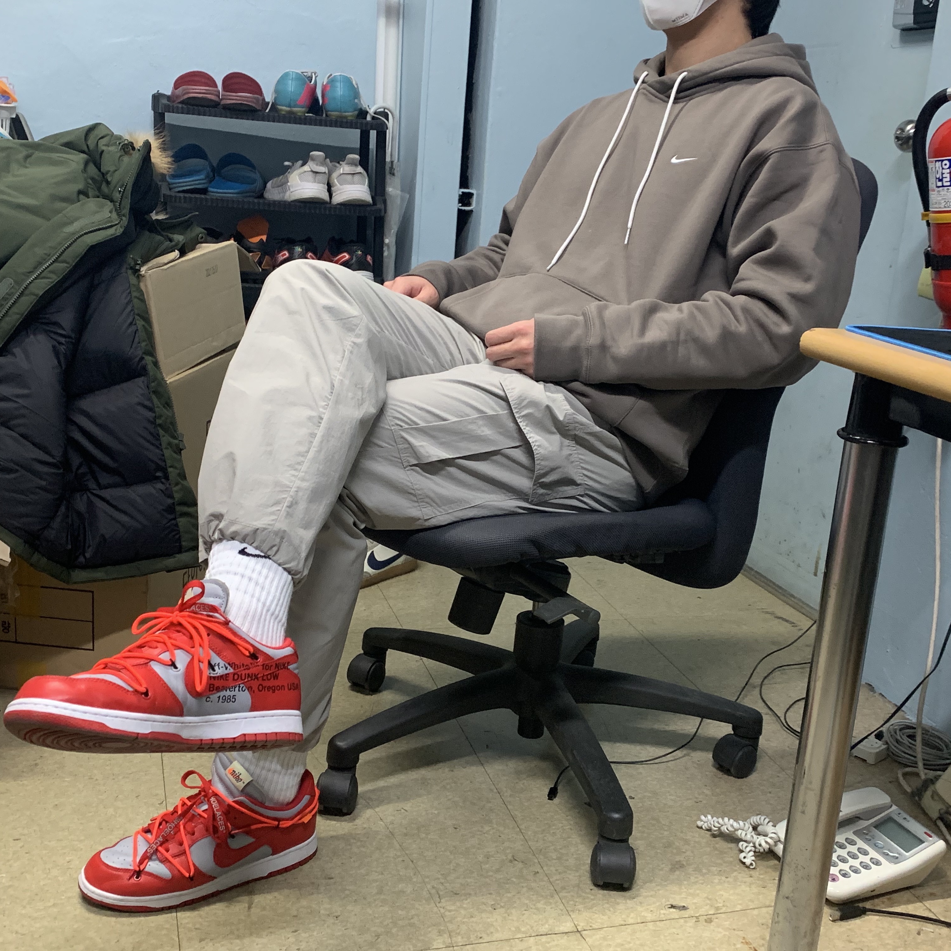Nike x Off-White Dunk Low University Red, Nike M NRG Hoodie Khaki 착용 스타일