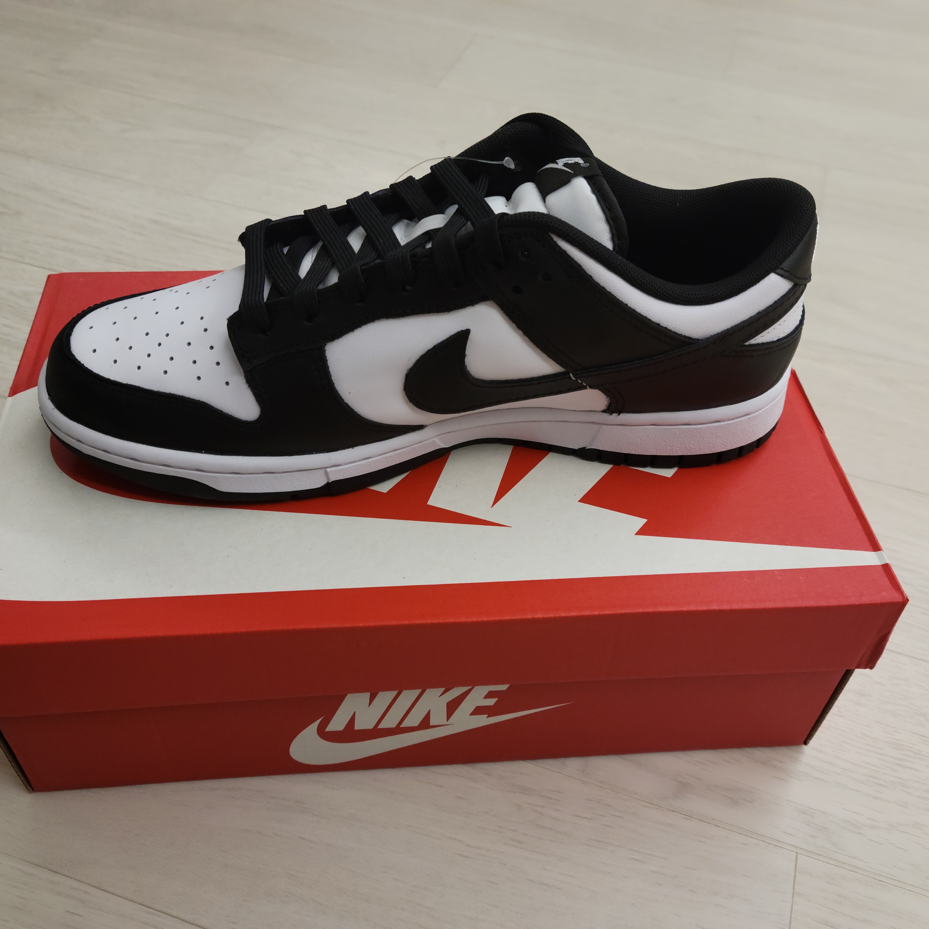 Nike Dunk Low Retro Black 착용 스타일