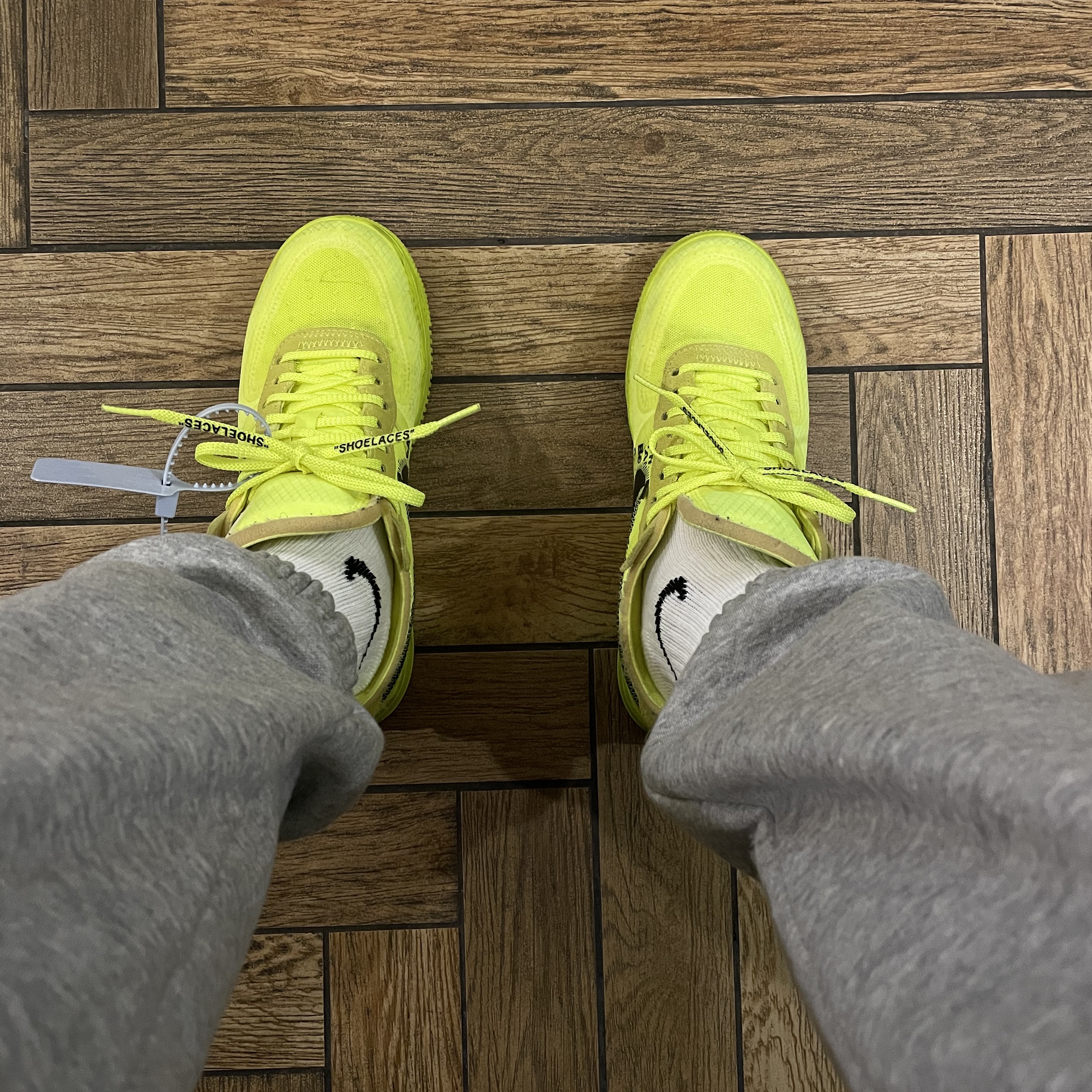 Nike x Off-White Air Force 1 Low Volt 착용 스타일