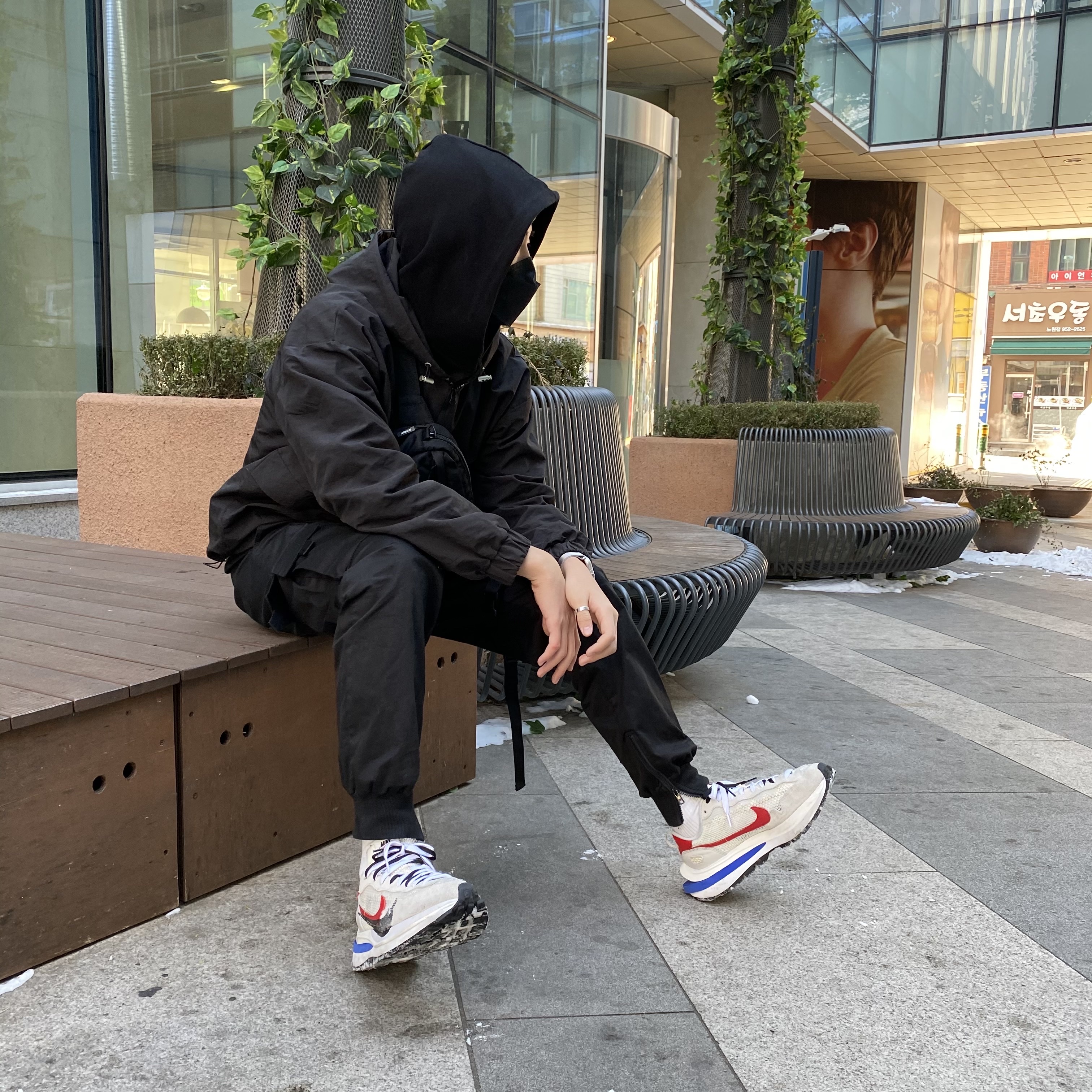 Nike x Sacai VaporWaffle Royal Fuchsia 착용 스타일