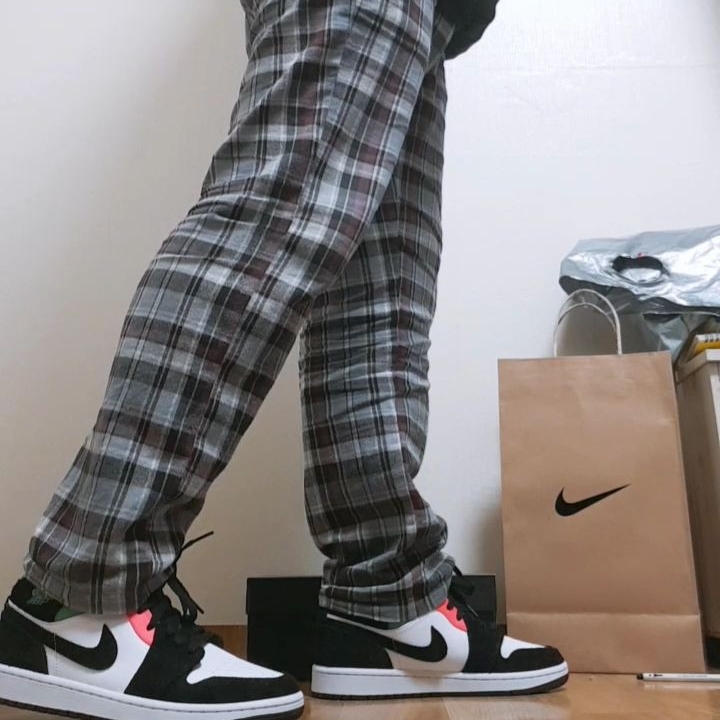 Jordan 1 Mid SE South Beach 착용 스타일