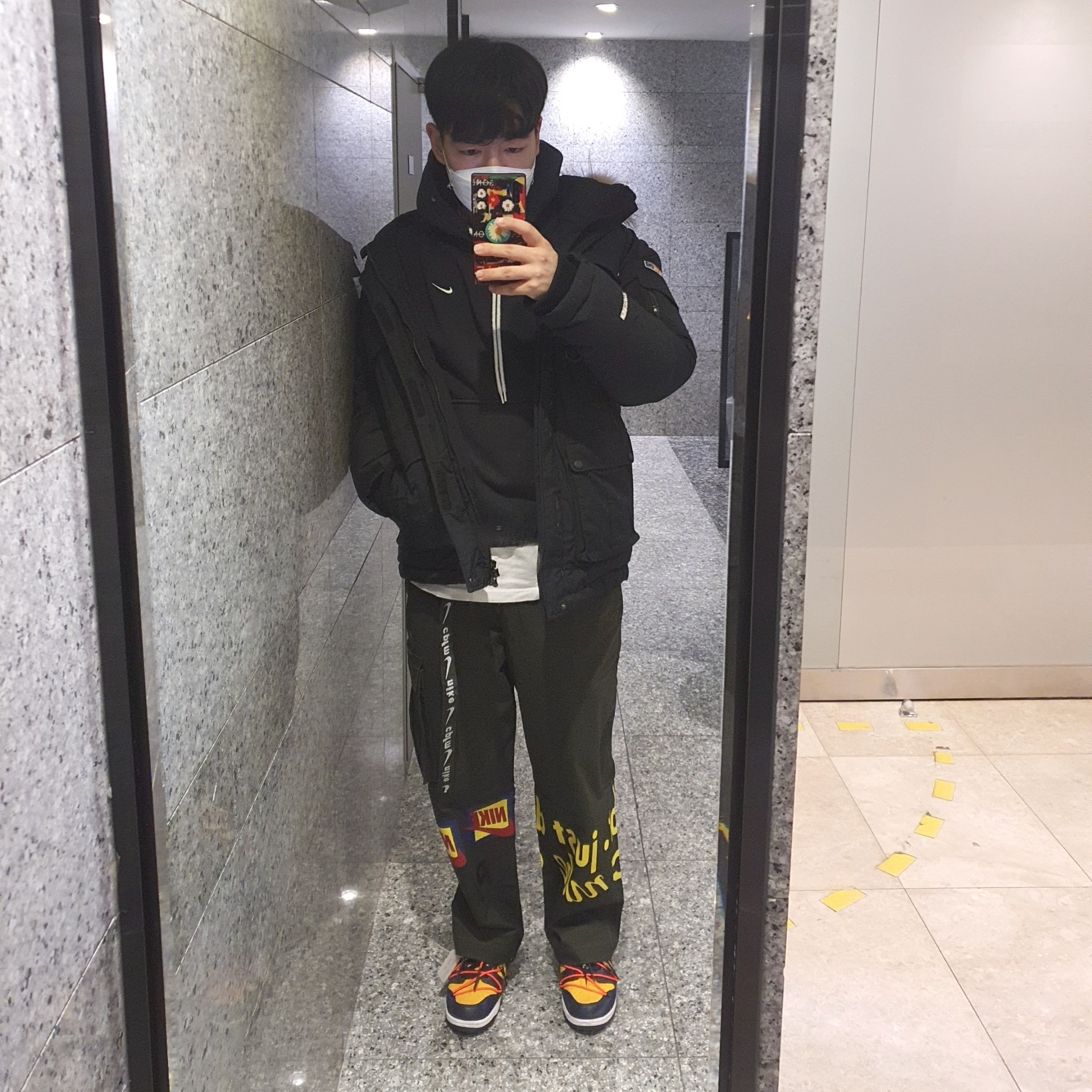 Nike M NRG Hoodie Black White, Nike x Cactus Plant Flea Market Track Pants Olive 착용 스타일