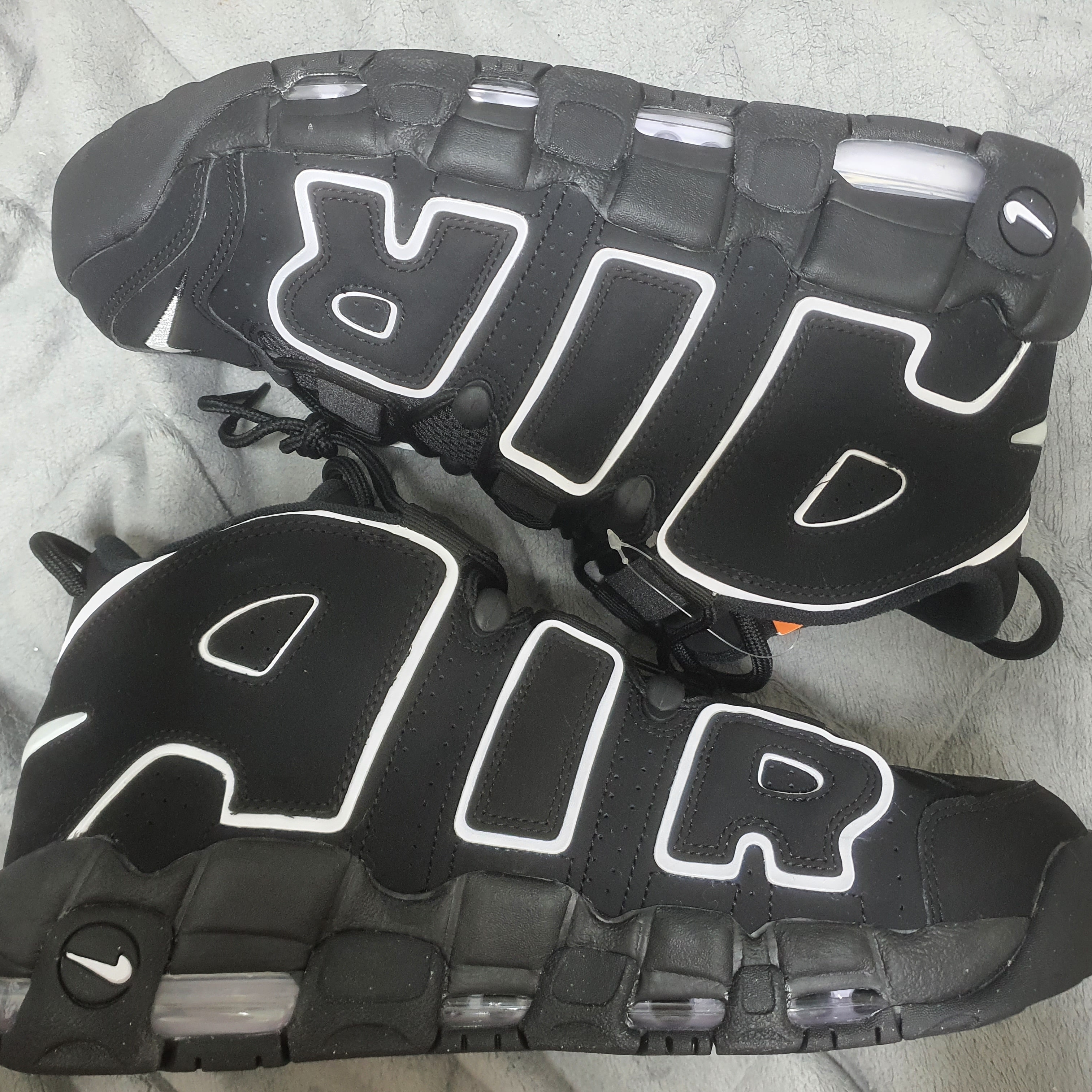 Nike Air More Uptempo Black White 2020 착용 스타일