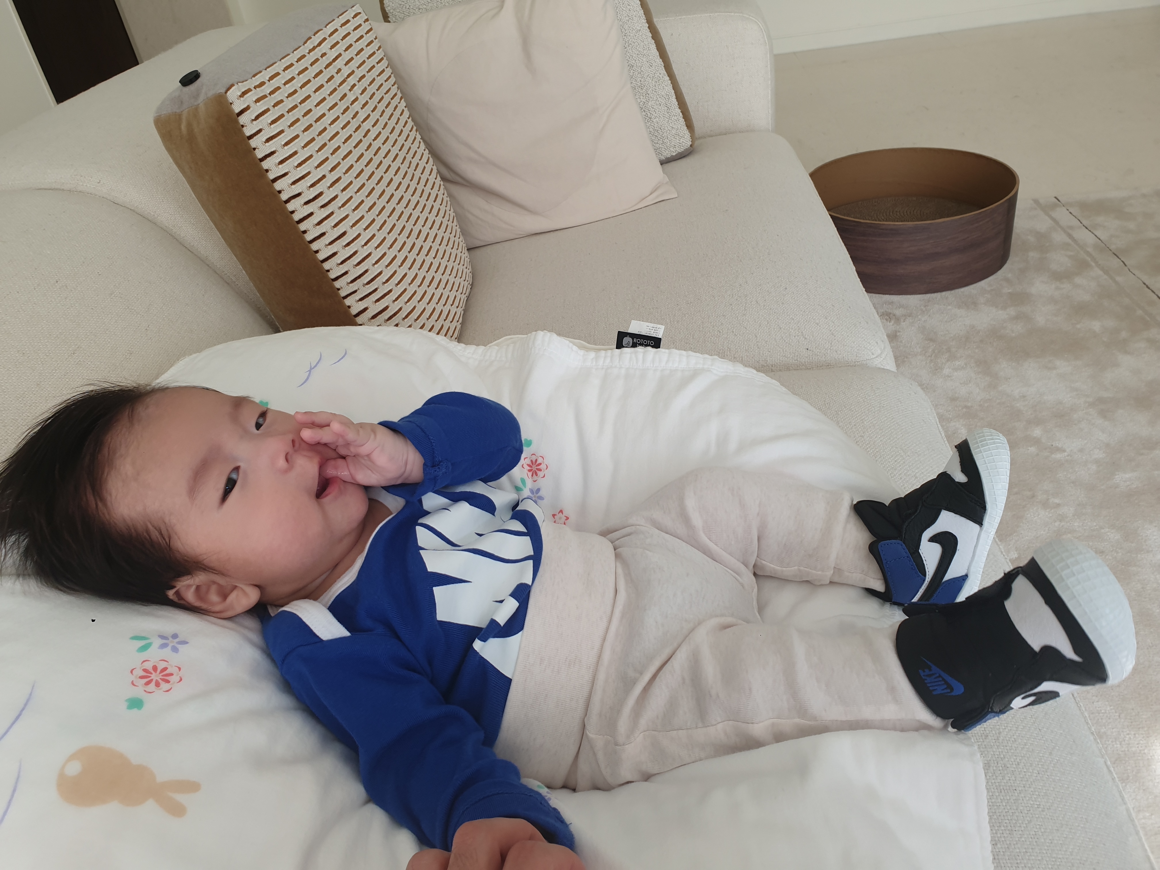 (CB) Jordan 1 Crib Bootie Sport Royal 착용 스타일