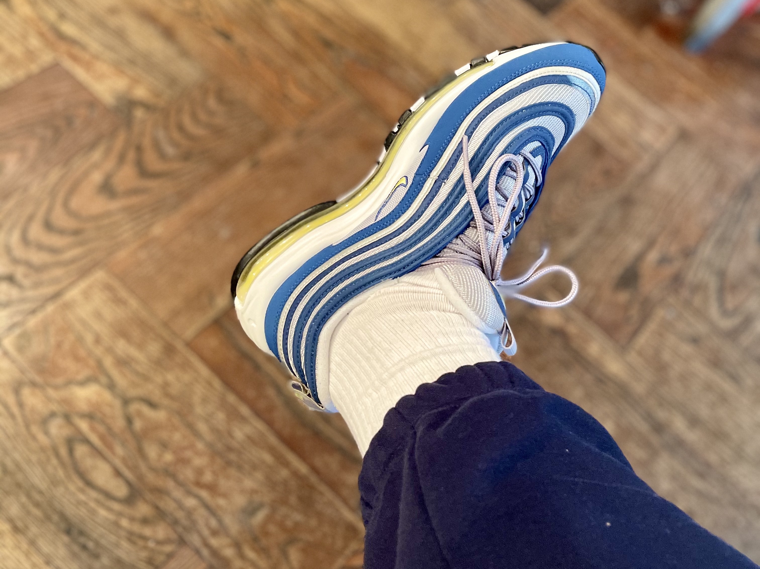 Nike Air Max 97 OG Royal Neon 착용 스타일