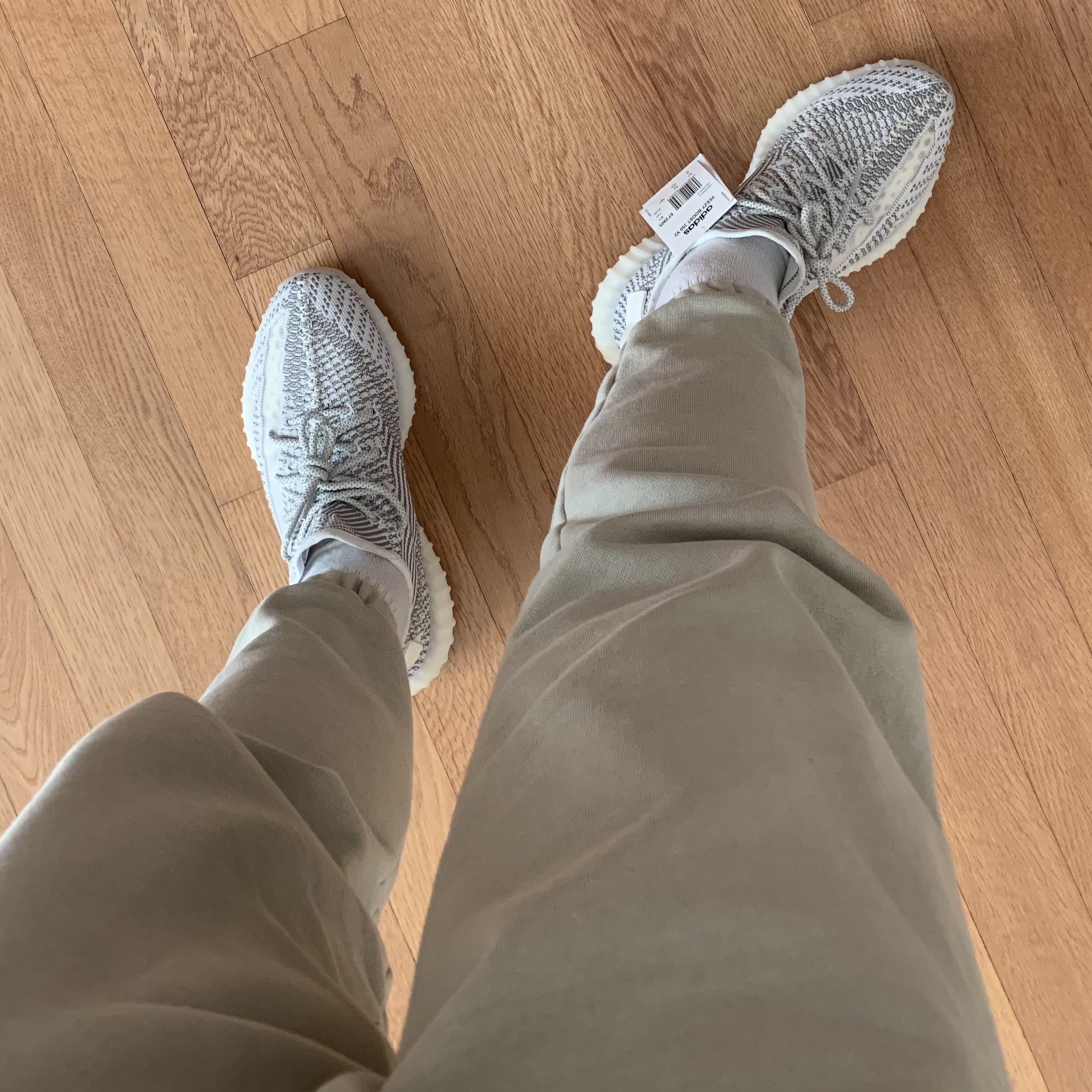 Adidas Yeezy Boost 350 V2 Static - Non-Reflective 2018 착용 스타일