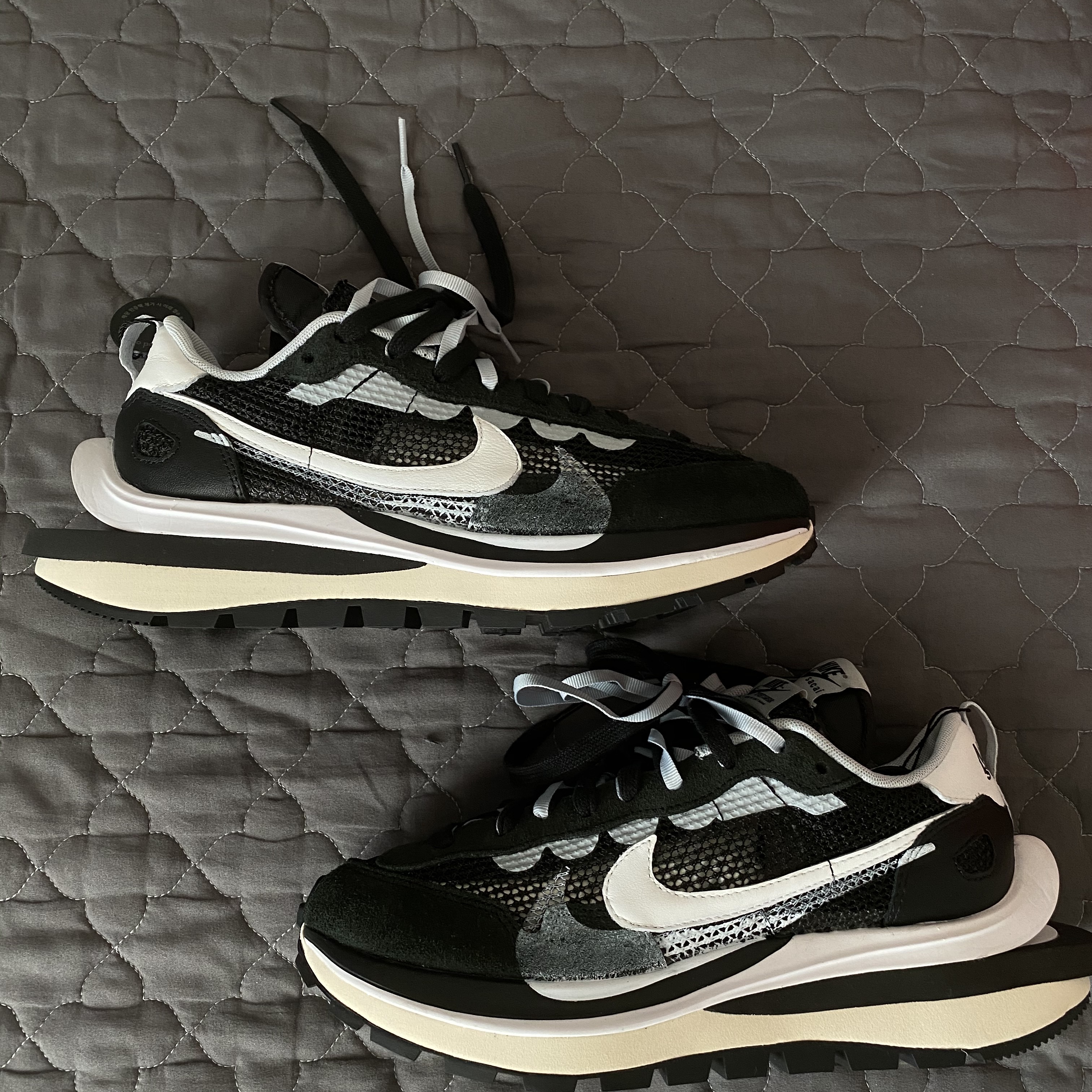 Nike x Sacai VaporWaffle Black White 착용 스타일 - 1