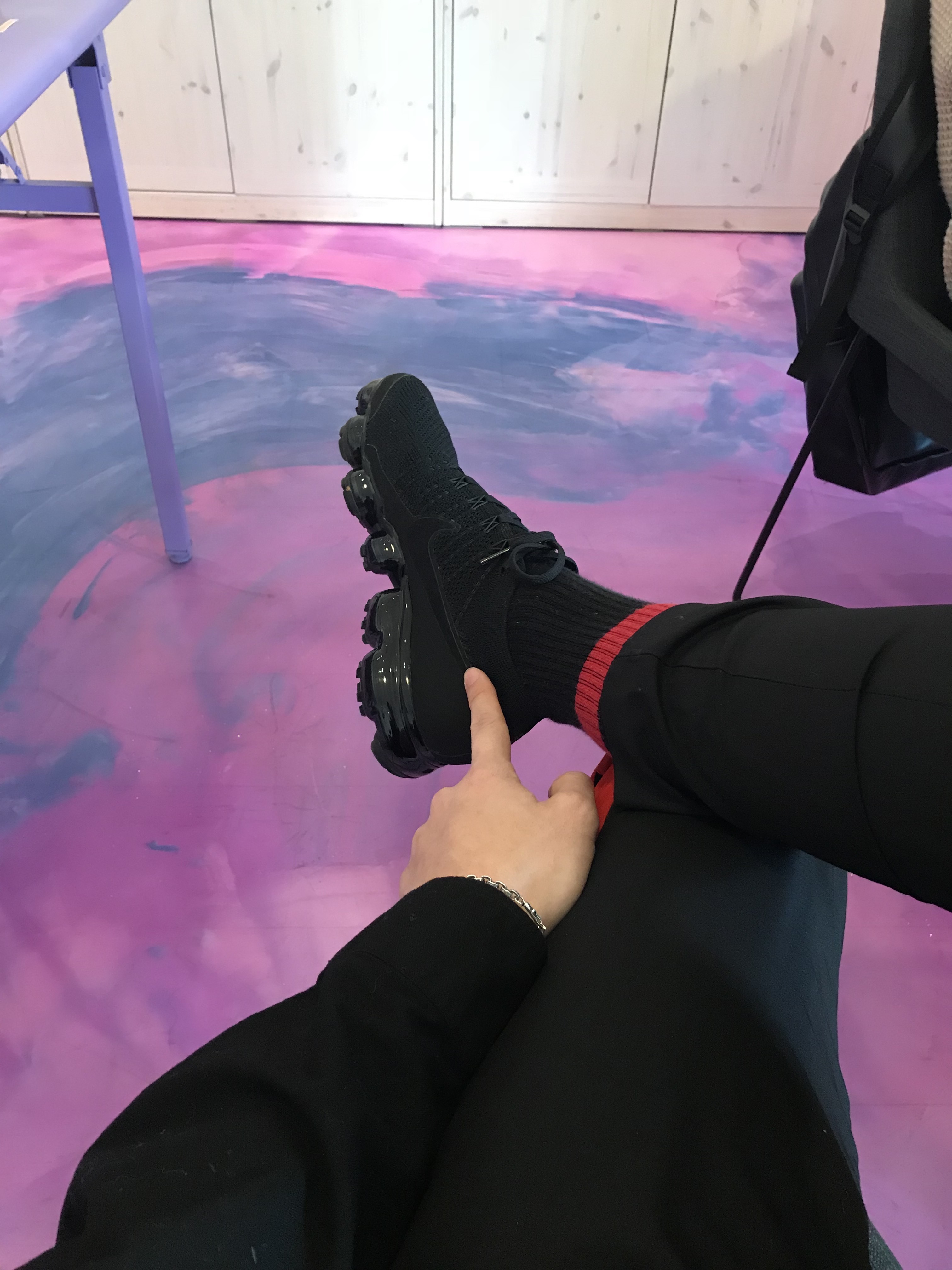 (W) Nike Air VaporMax Flyknit Triple Noir 착용 스타일 - 1