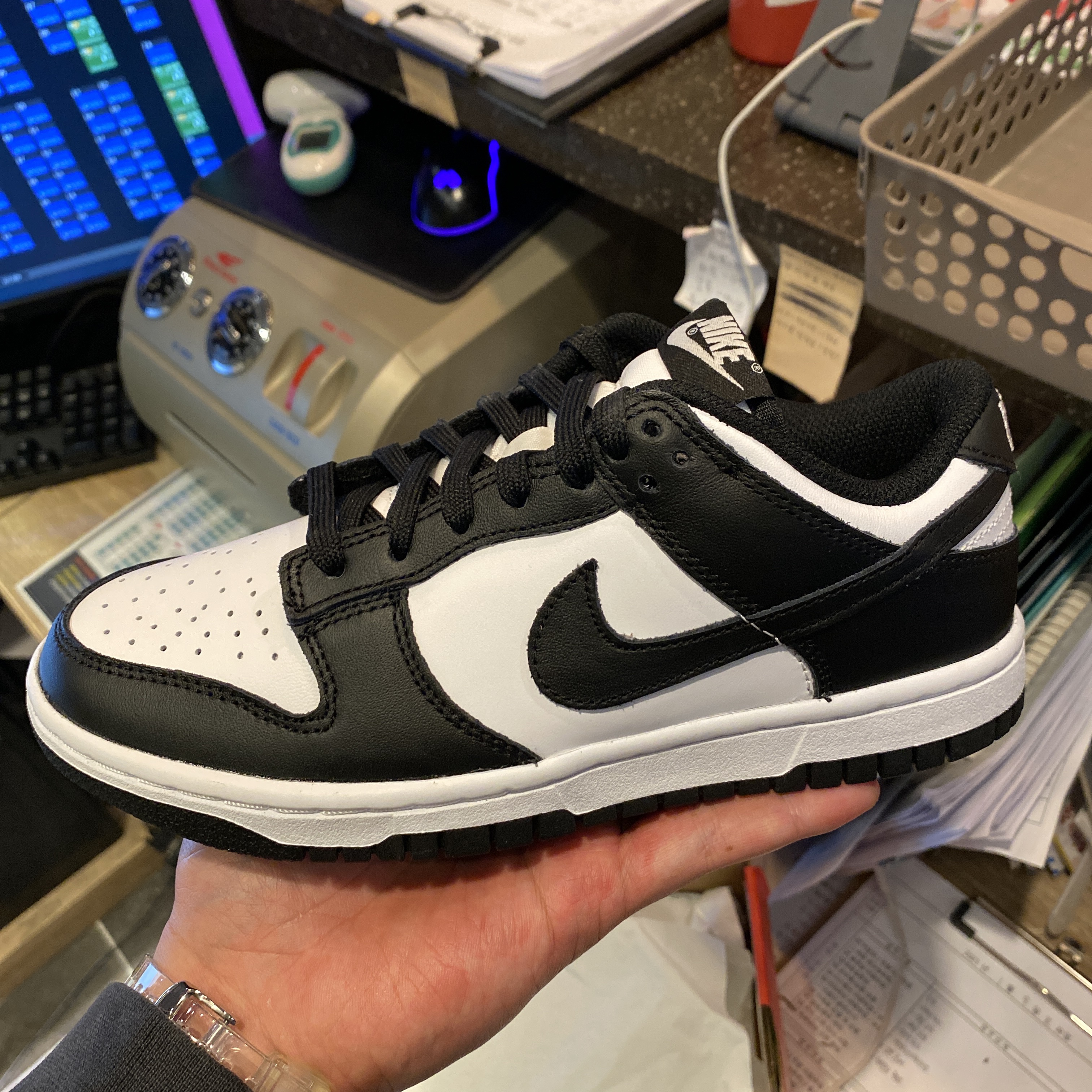 (W) Nike Dunk Low Black, Nike M2K Tekno White Pure Platinum 착용 스타일 - 2