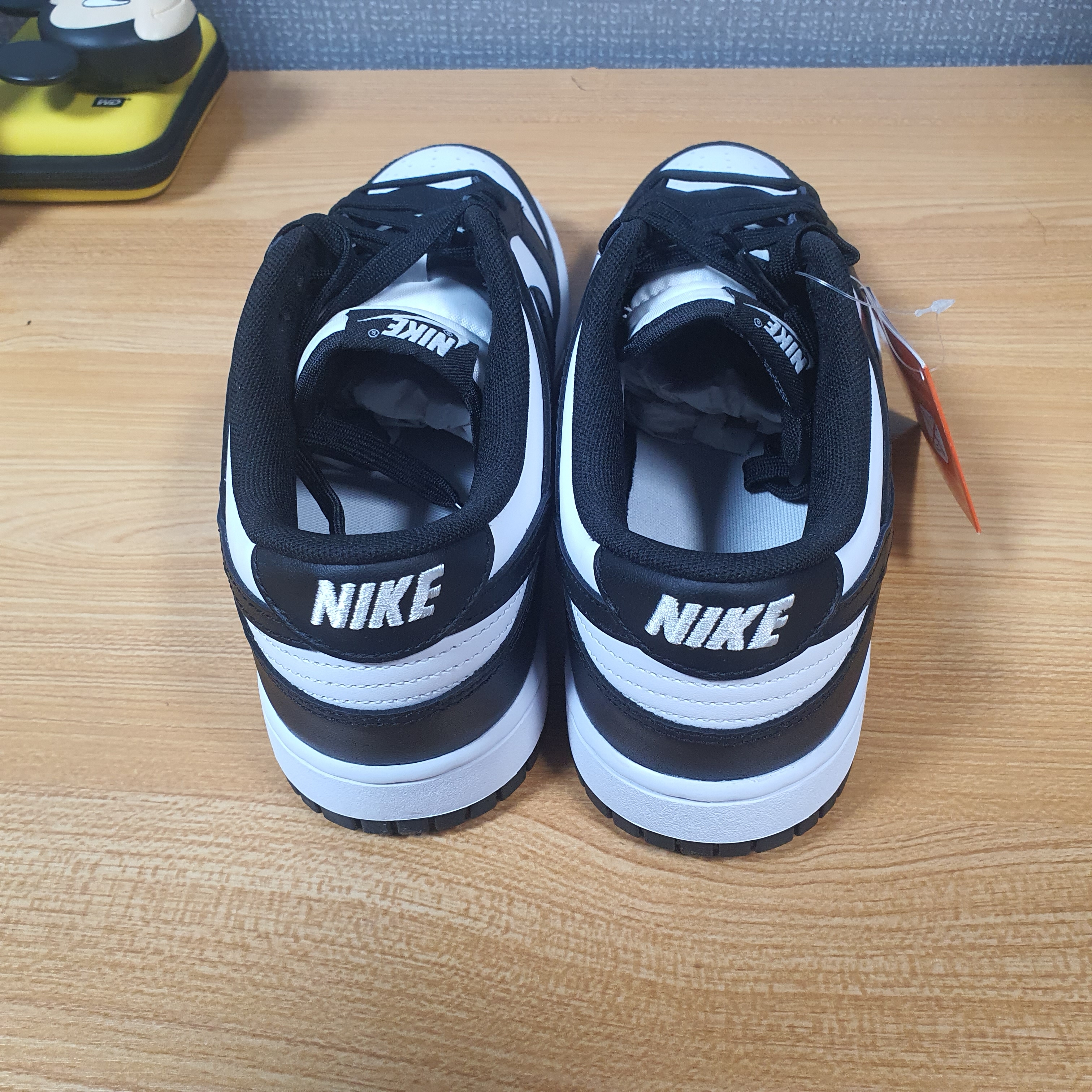 Nike Dunk Low Retro Black 착용 스타일 - 5