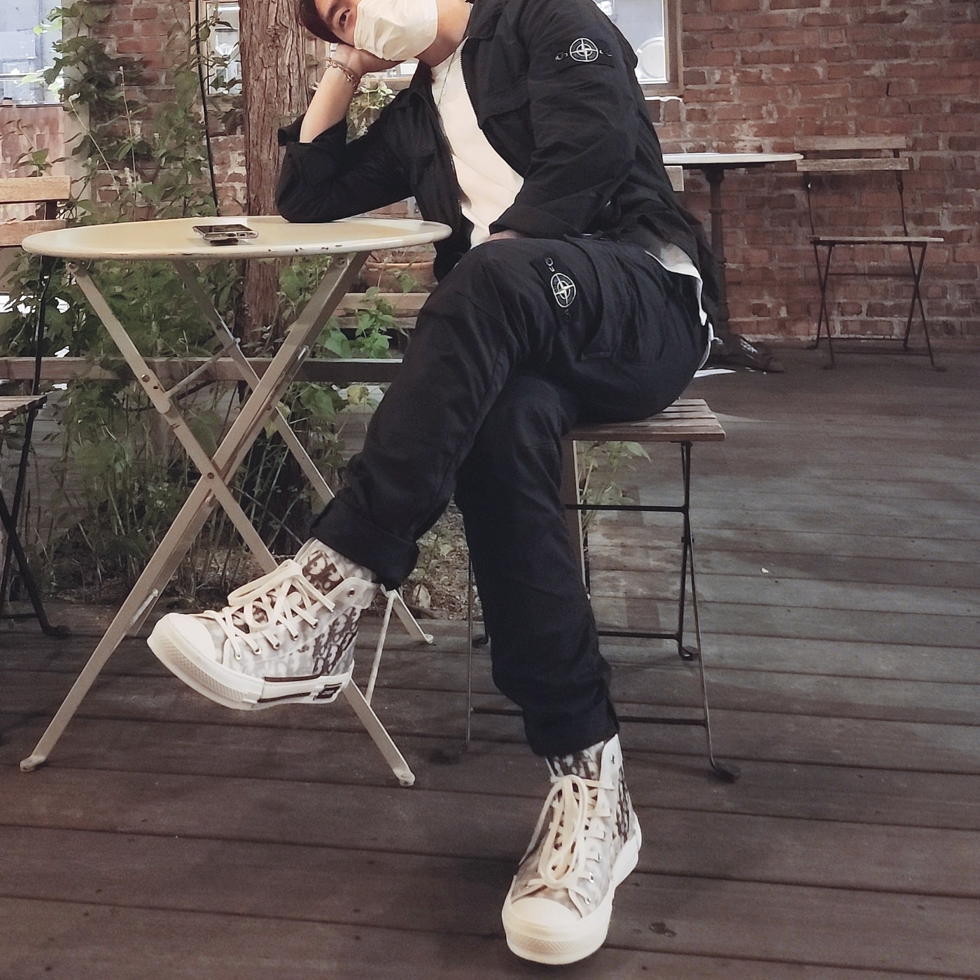 Dior B23 High Dior Oblique White & Black 착용 스타일