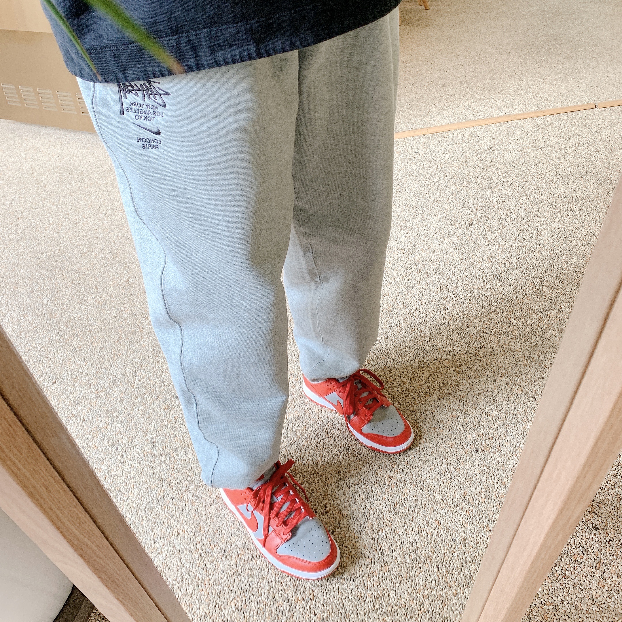 Nike Dunk Low Retro Medium Grey, Nike x Stussy NRG ZR Fleece Pants Heather Grey - US/EU 착용 스타일 - 2