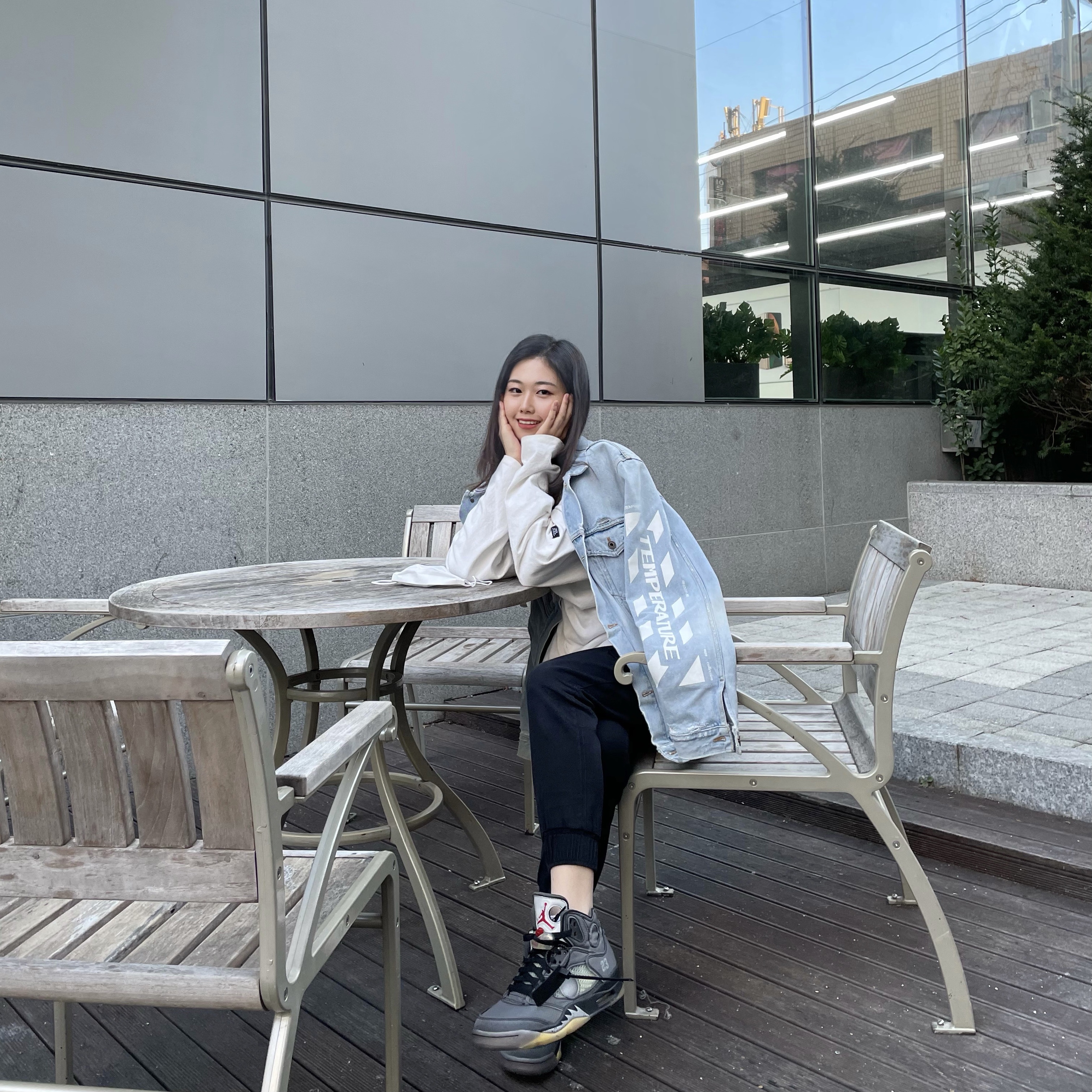 Jordan 5 x Off-White Retro SP Black Muslin 착용 스타일