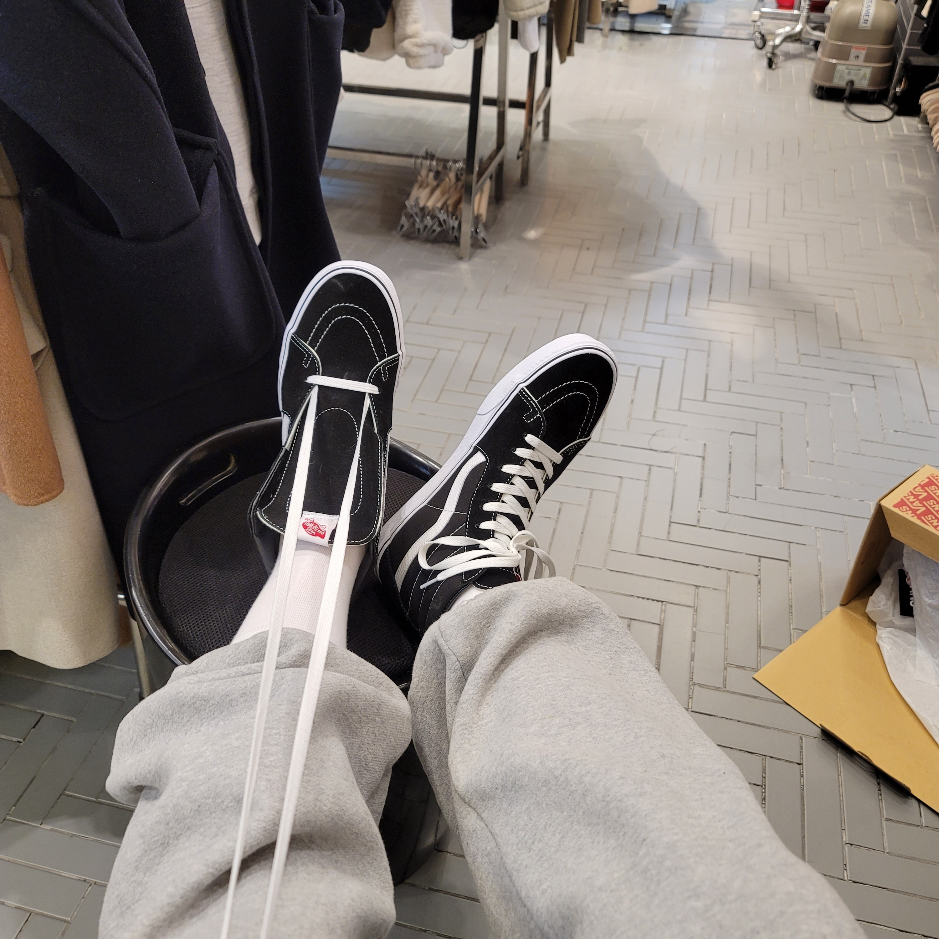 Vans Sk8-Hi Black White 착용 스타일