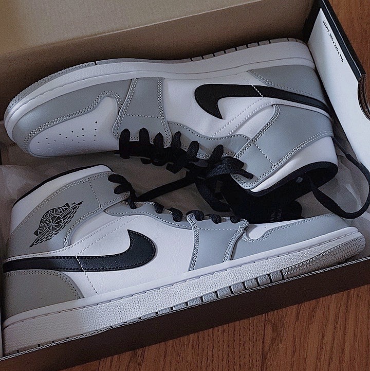 Jordan 1 Mid Light Smoke Grey, Jordan 1 Retro High OG Black Mocha 착용 스타일 - 2