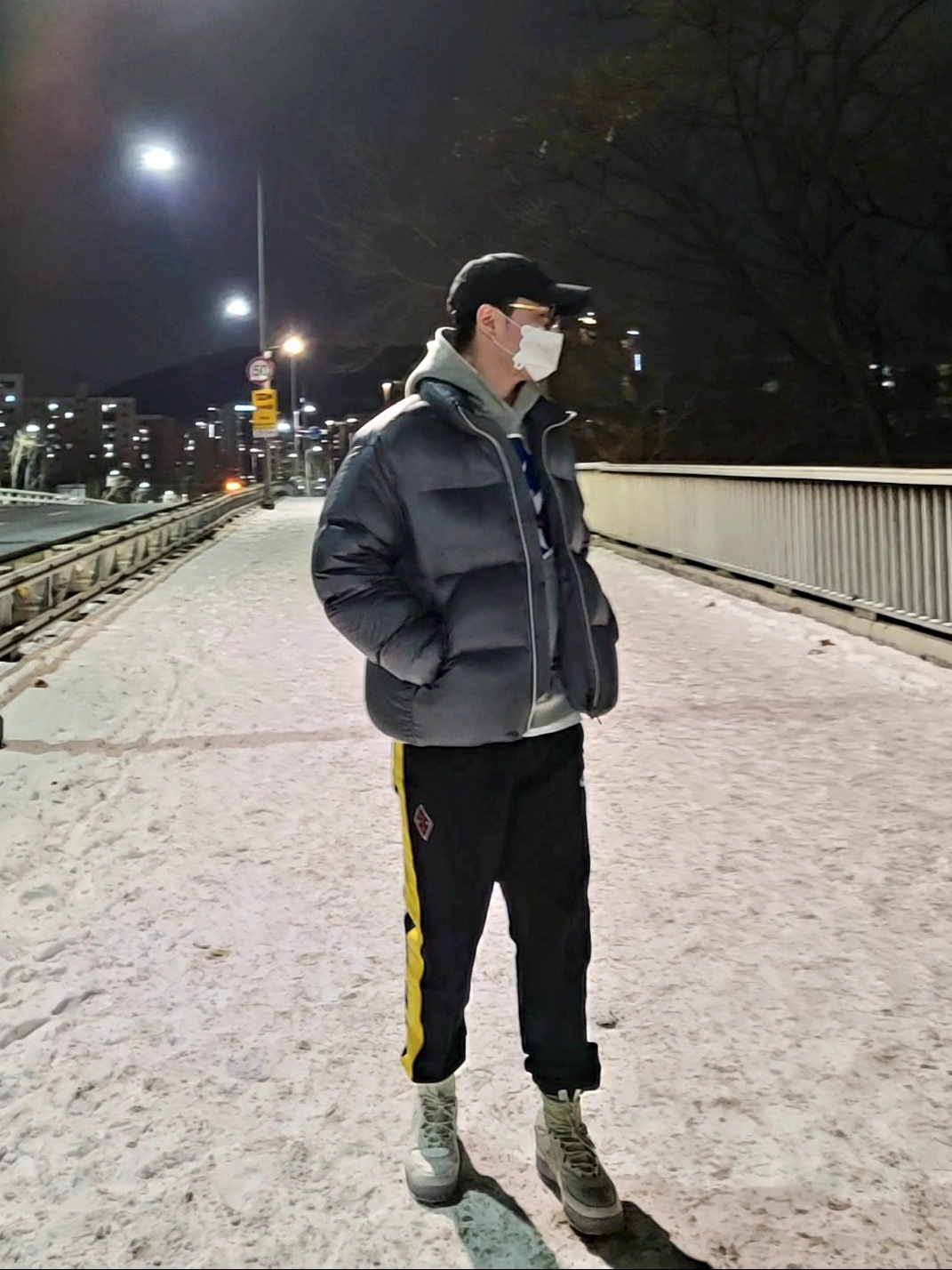 Nike Air Force 1 Gore-Tex High Phantom White, Jordan x Fragment Image Pullover Hoodie Grey - Asia 착용 스타일 - 2