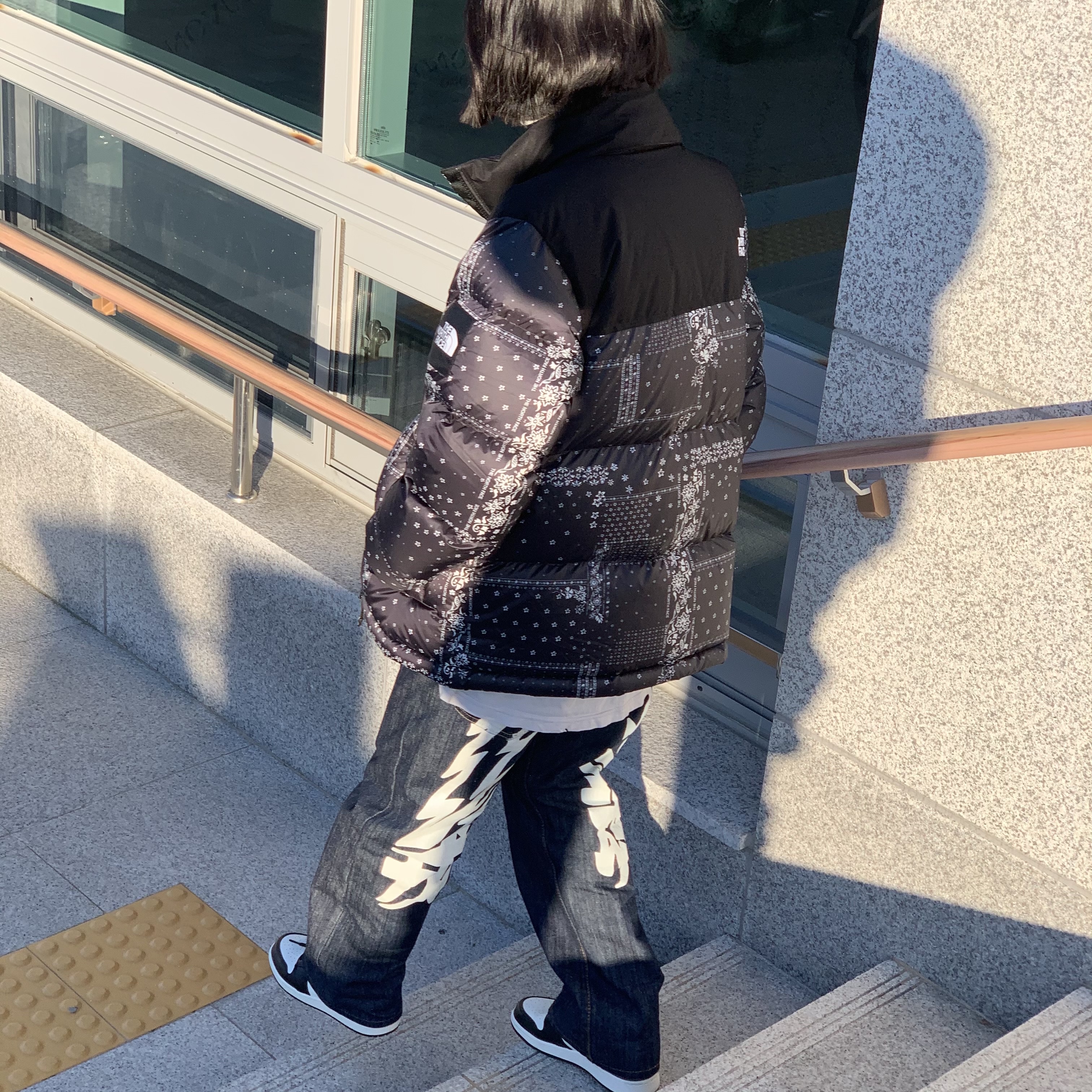 (GS) Jordan 1 Retro High OG Black White 2014, The North Face White Label Bandana Nuptse Black 착용 스타일