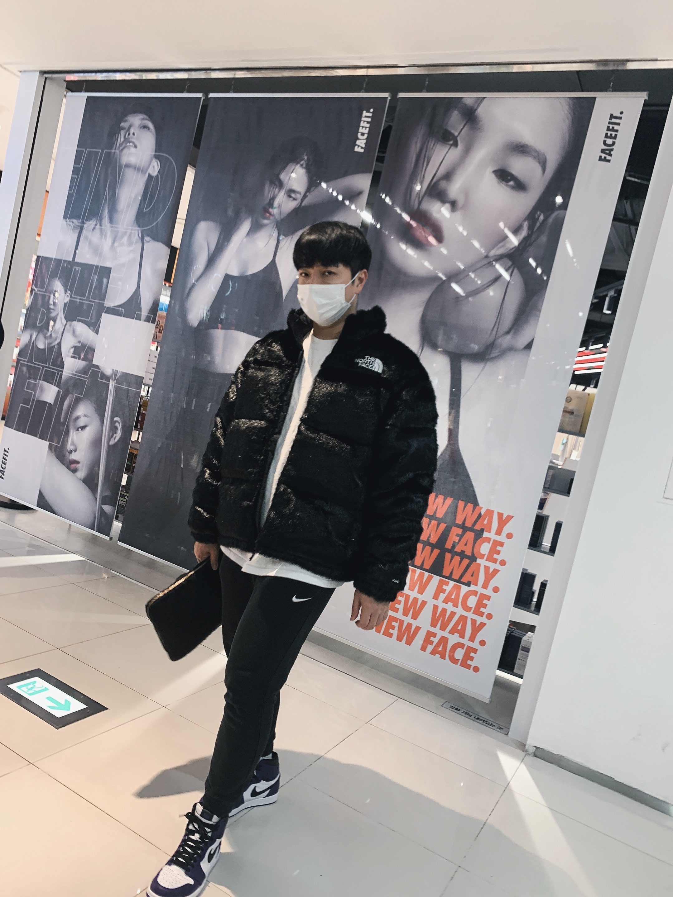 Jordan 1 Retro High OG Court Purple 2020, Supreme x The North Face Faux Fur Nuptse Jacket Black - 20FW 착용 스타일