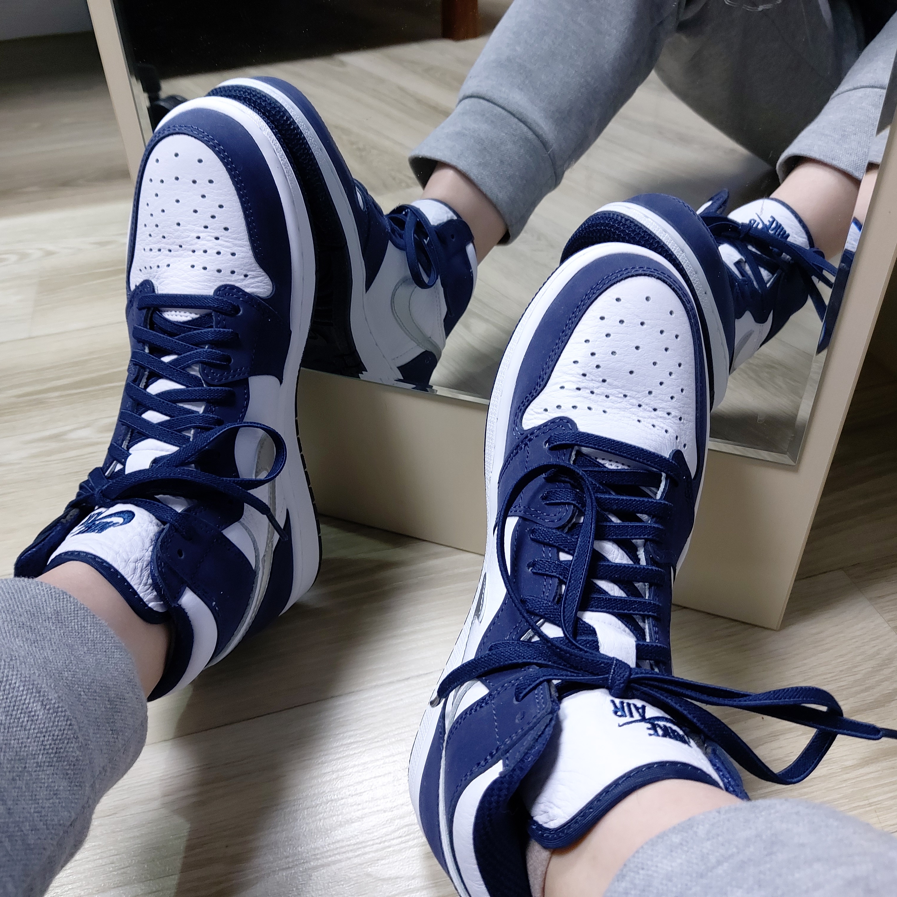 Jordan 1 Retro High OG CO.JP Midnight Navy 착용 스타일 - 1