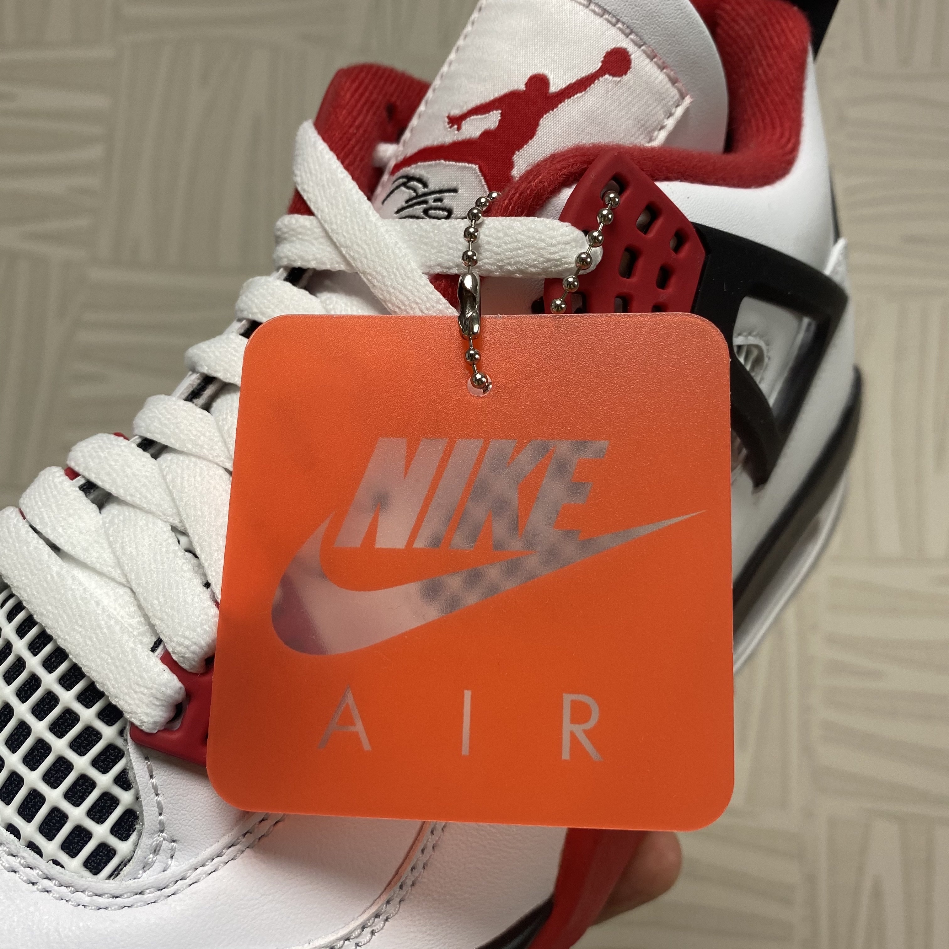 Jordan 4 Retro OG Fire Red 2020 착용 스타일 - 4