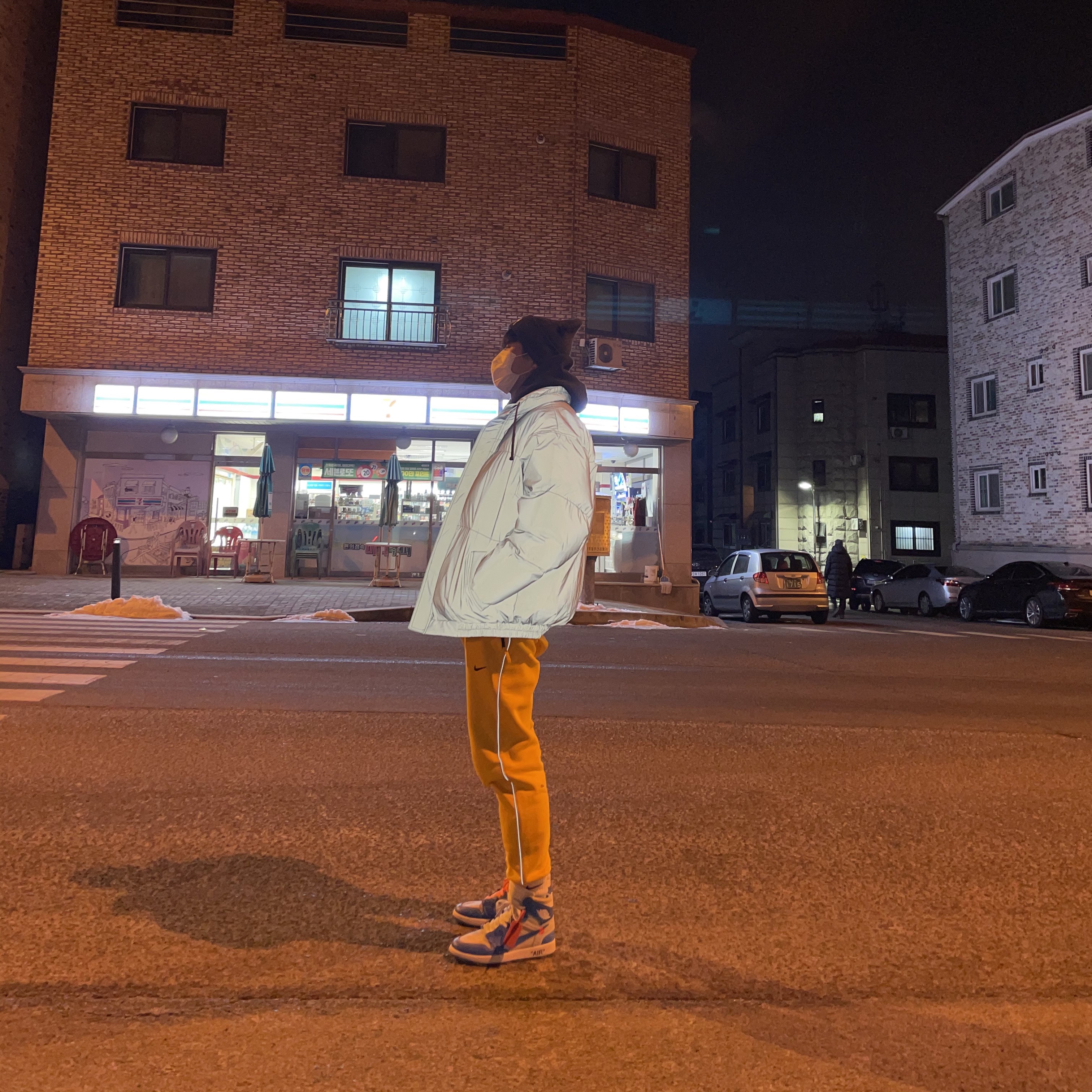 Jordan 1 x Off-White Retro High University Blue 착용 스타일 - 1