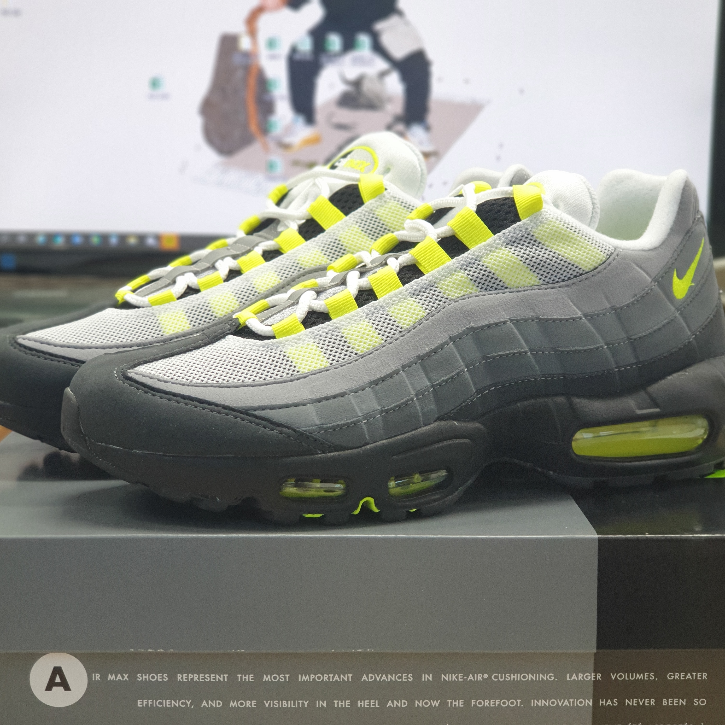 Nike Air Max 95 OG Neon Yellow 2020 착용 스타일