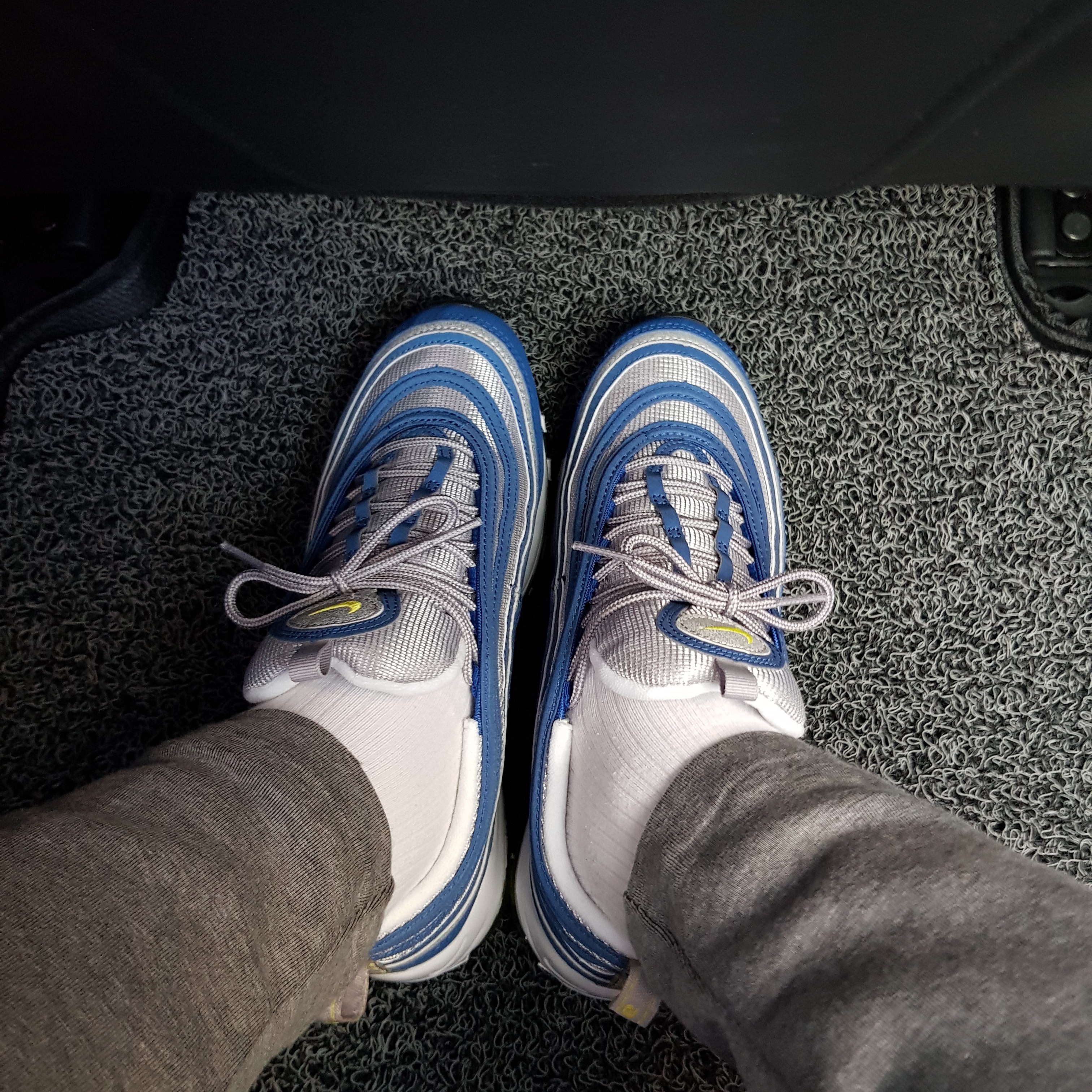 Nike Air Max 97 OG Royal Neon 착용 스타일 - 1