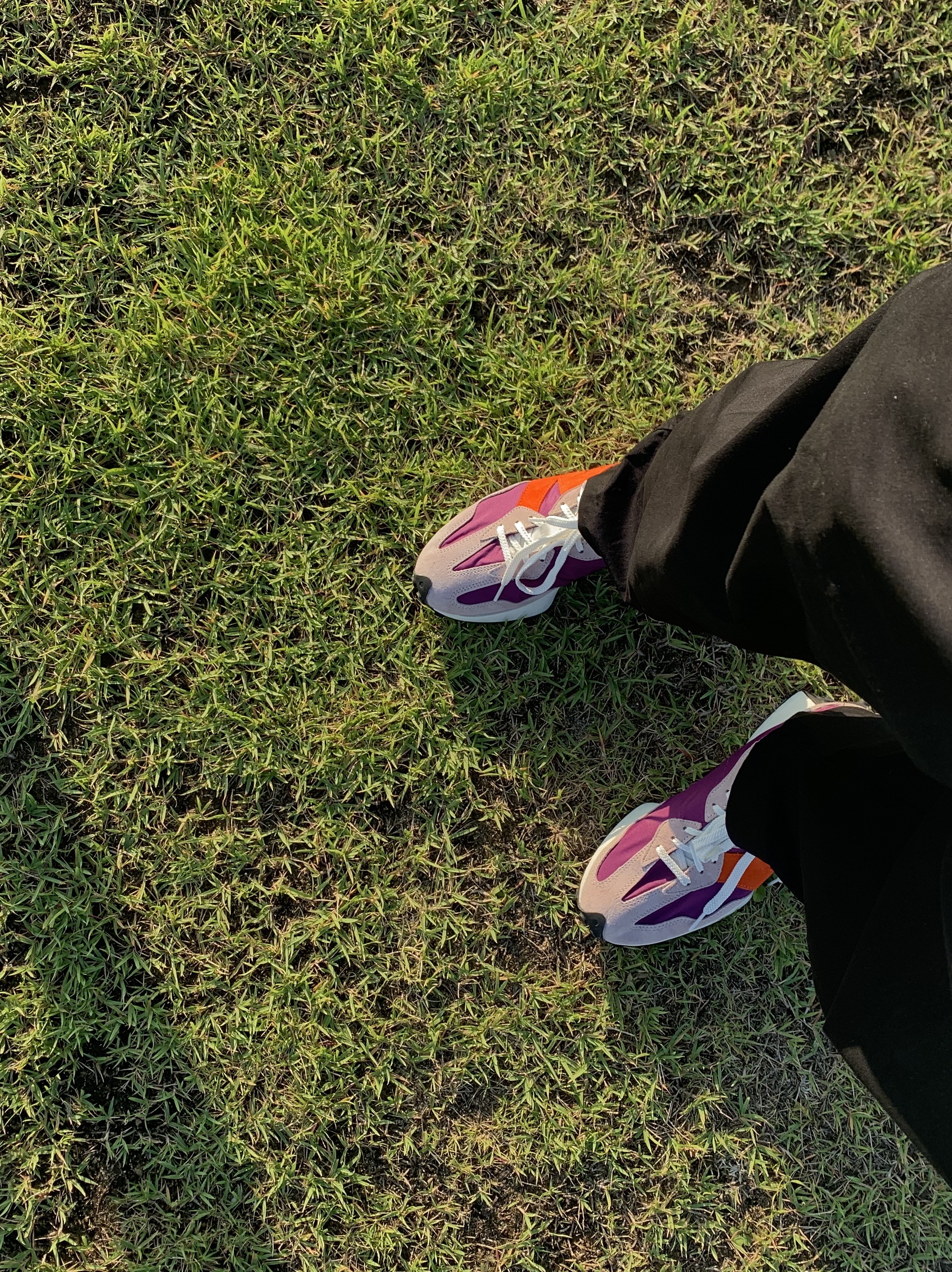 New Balance x Size? 327 Purple Orange 착용 스타일 - 4