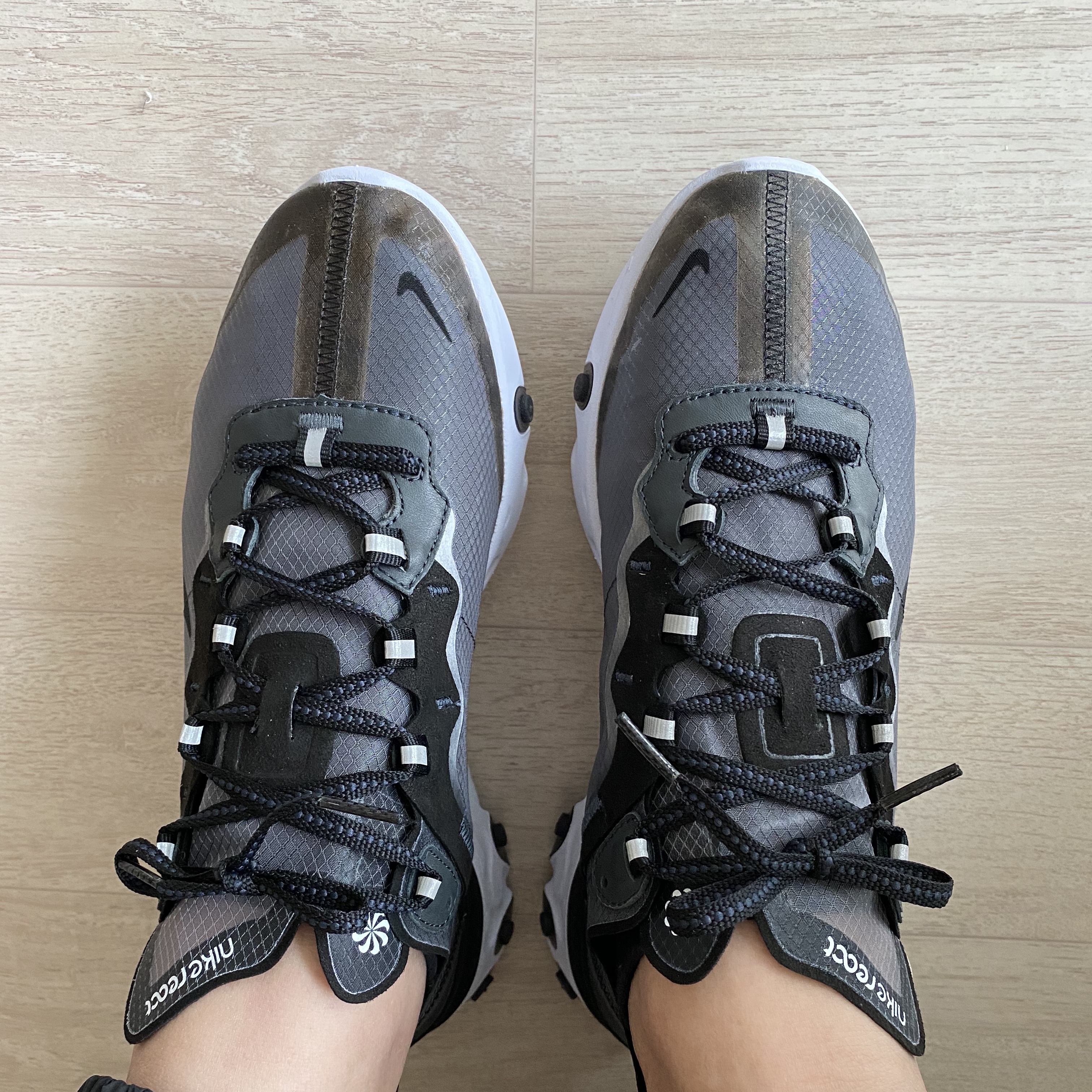 Nike React Element 87 Anthracite Black 착용 스타일