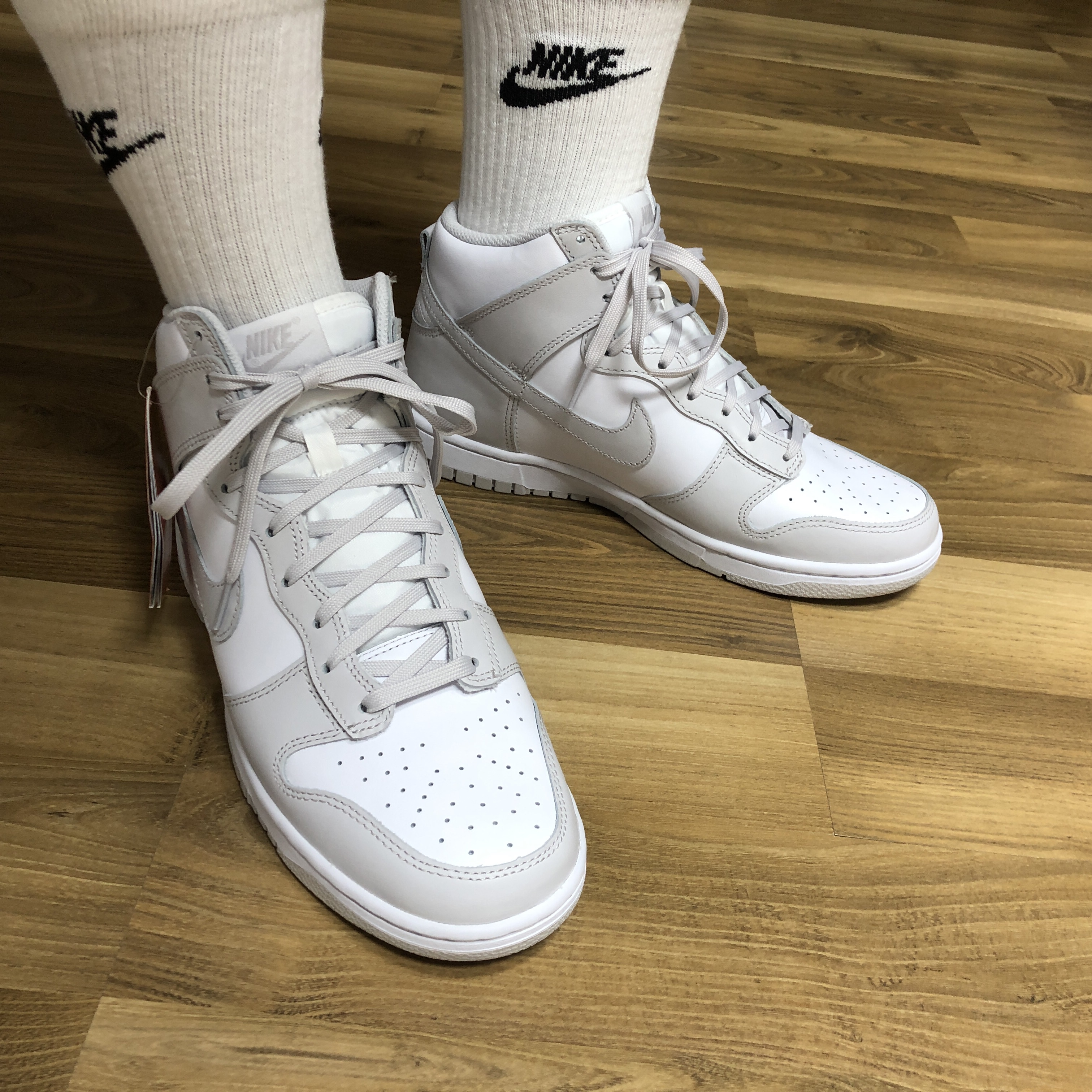 Nike Dunk High Retro Vast Grey 착용 스타일 - 1